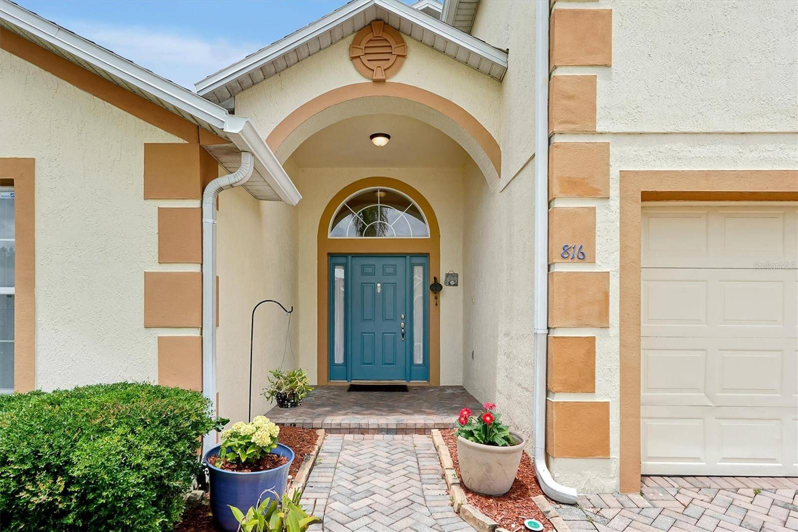 816 KNIGHTSBRIDGE CIR, Davenport, FL 33896
