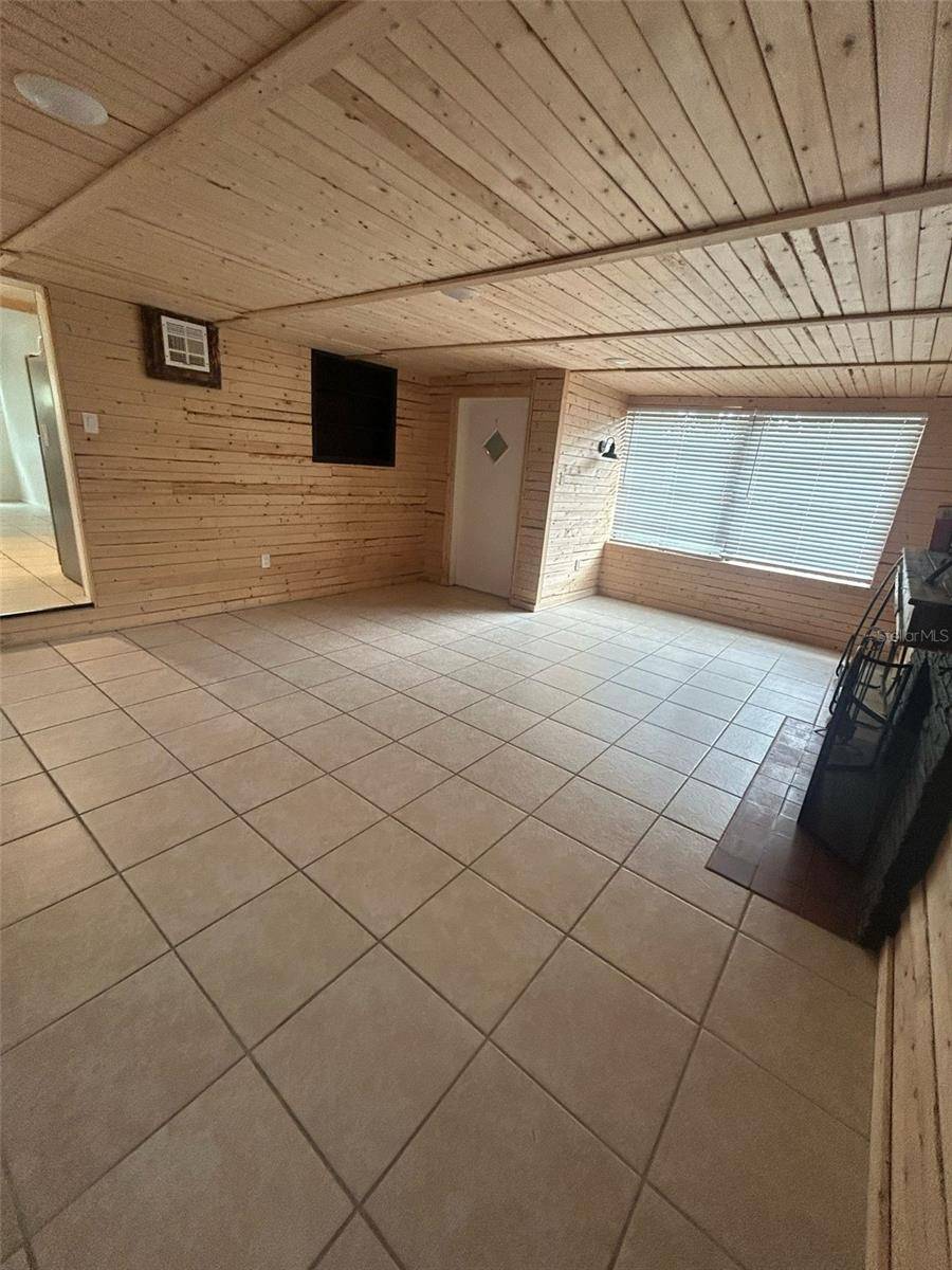 809 PLUMOSA AVE, Fruitland Park, FL 34731
