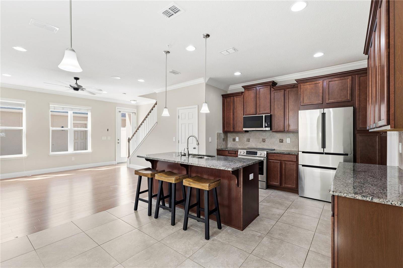 8049 CADMAN ST, Orlando, FL 32832