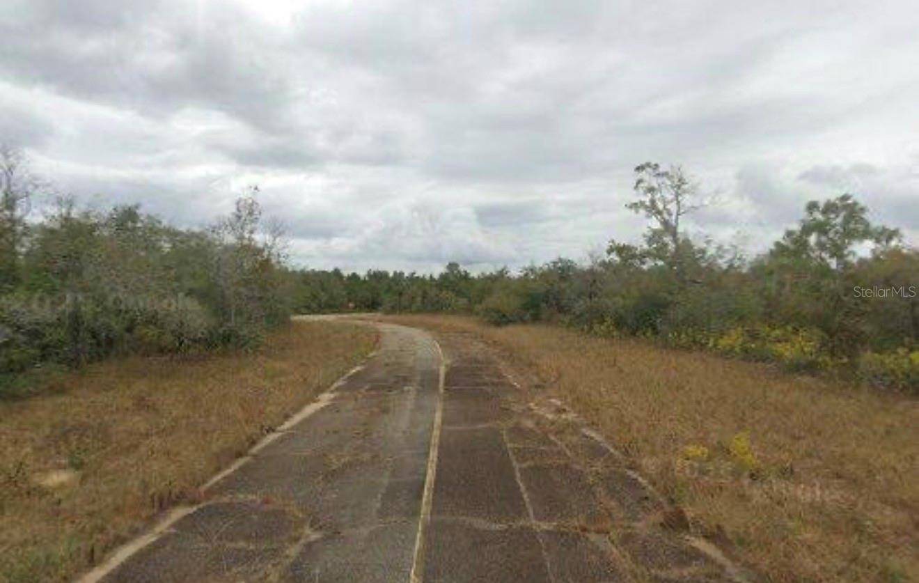 LYNNHAVEN LN, Chipley, FL 32428
