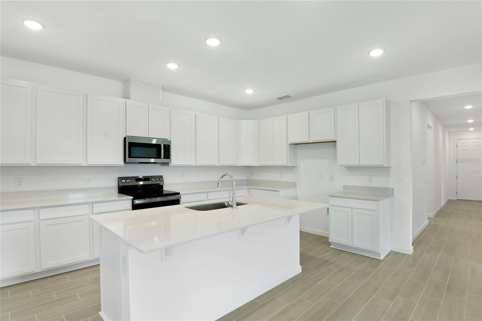 1766 CARNELIAN ST, Deland, FL 32720