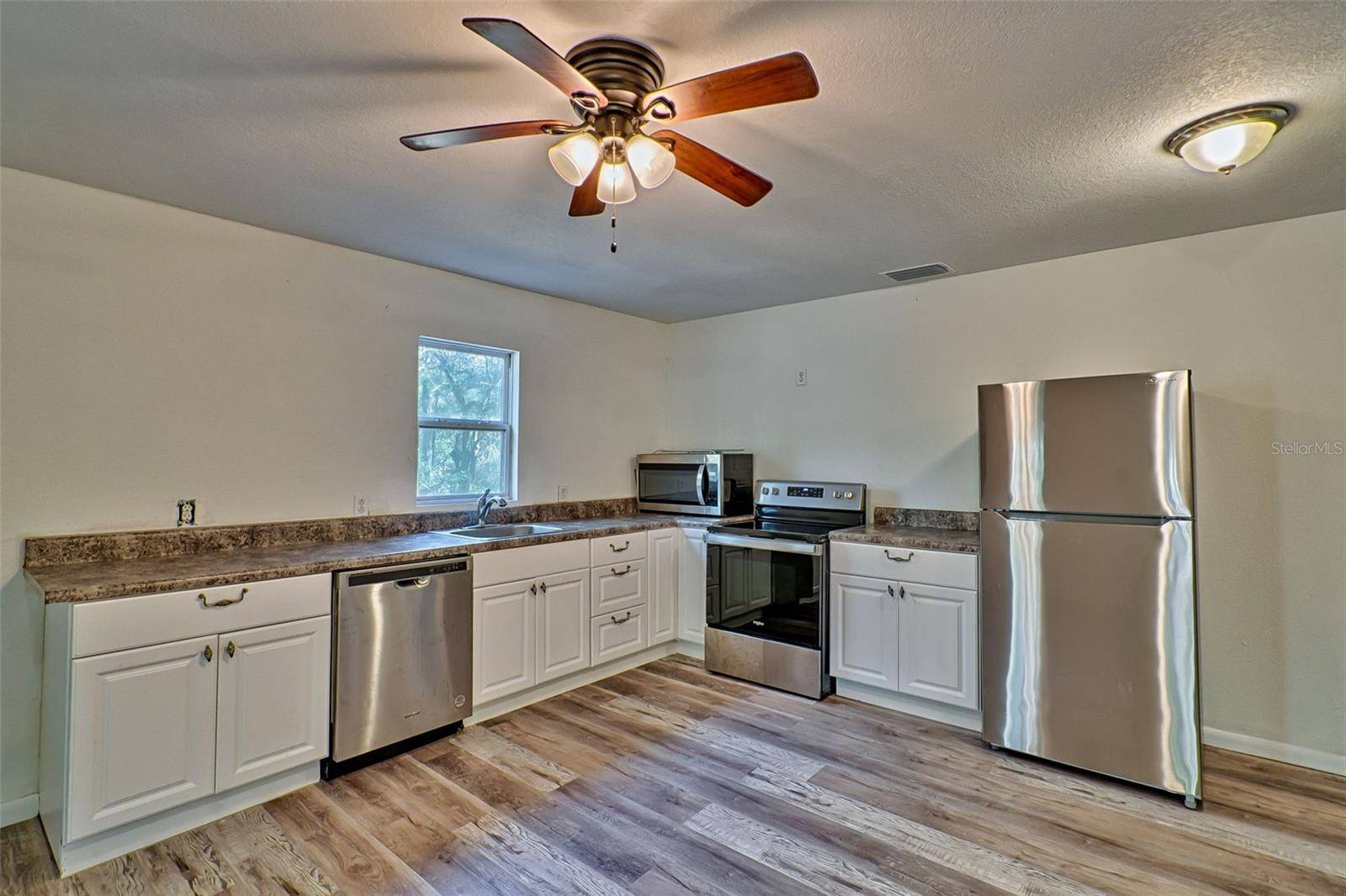 300 S US HIGHWAY 129, Bell, FL 32619