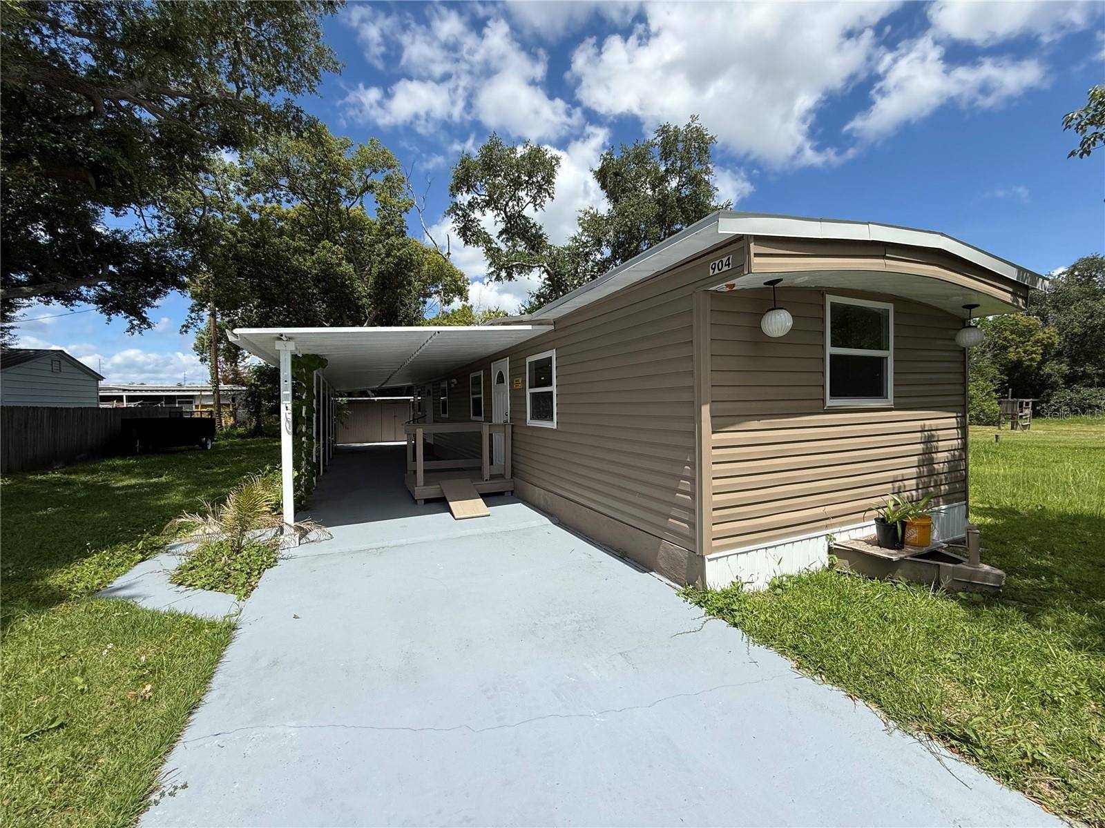 904 ROBINSON AVE, St Cloud, FL 34769