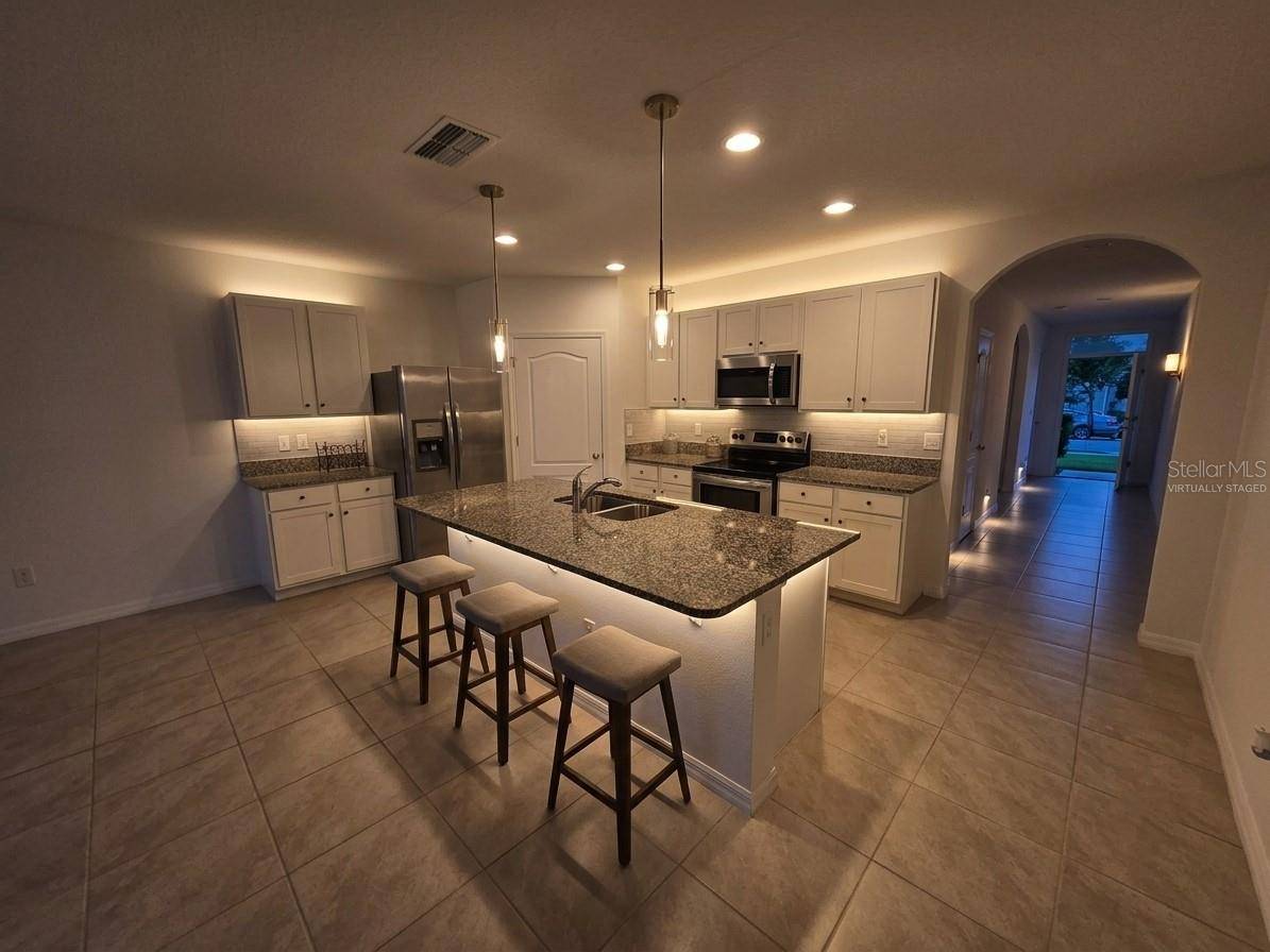 2487 WHITE LILLY DR, Kissimmee, FL 34747