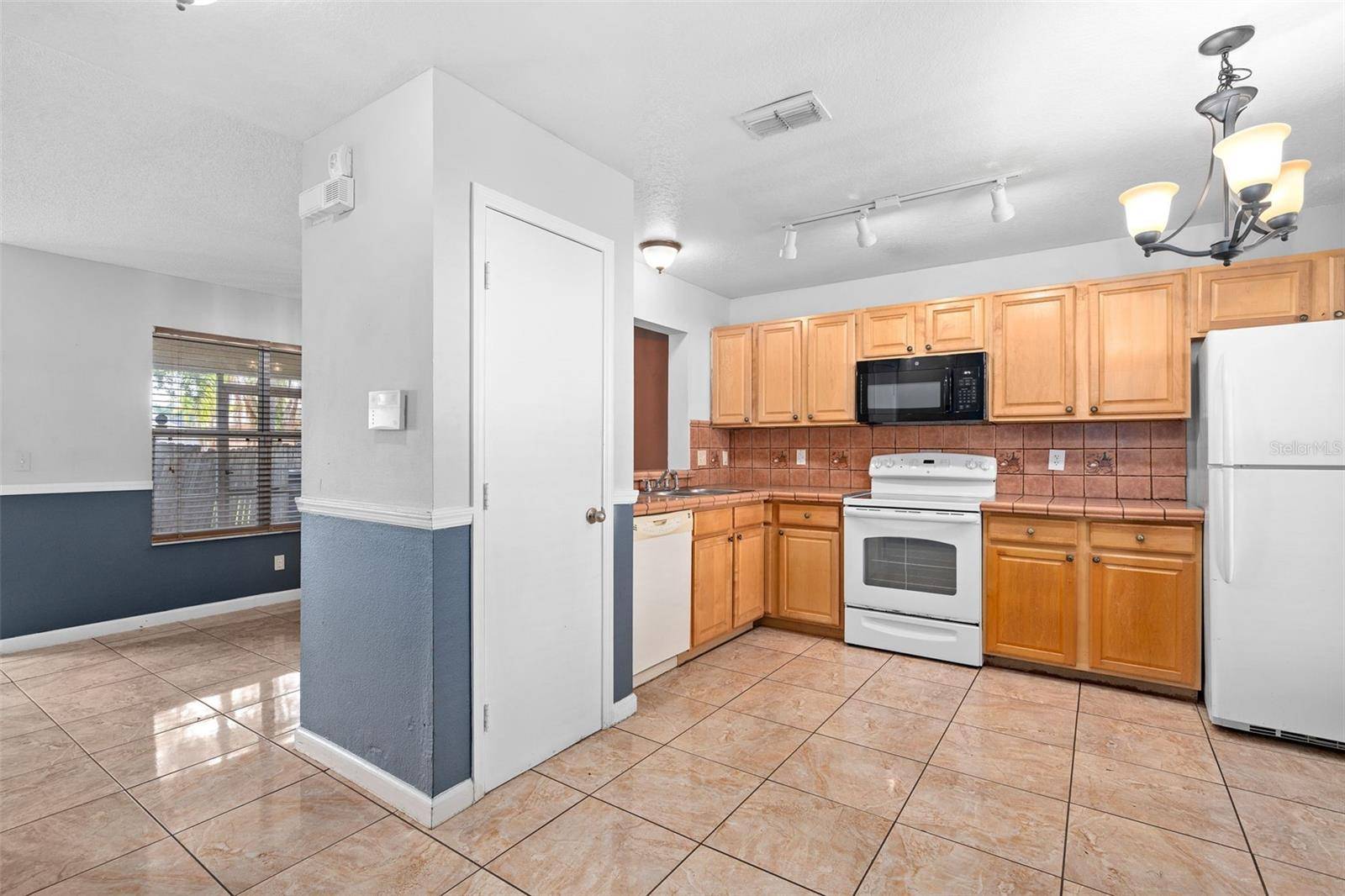 2234 CYPRESS KNEE LOOP, Kissimmee, FL 34743