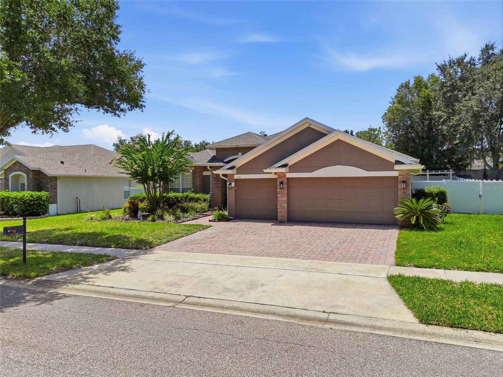 106 ALEXANDRIA PLACE DR, Apopka, FL 32712