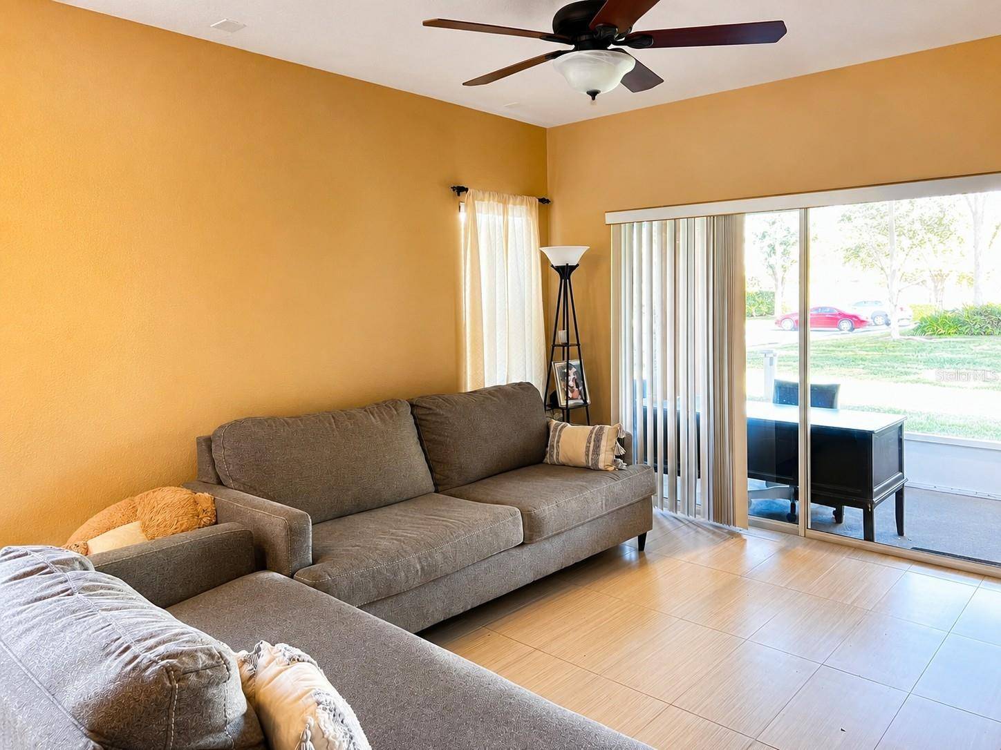 106 WEYMOUTH DR, Davenport, FL 33897