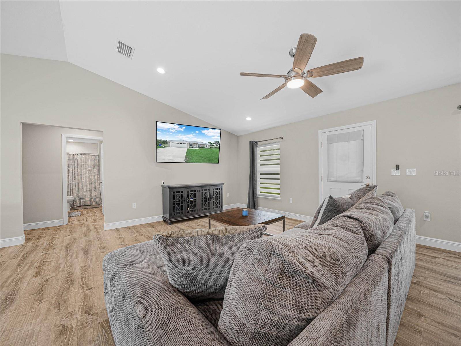 270 LINCOLN RD NE, Lake Placid, FL 33852