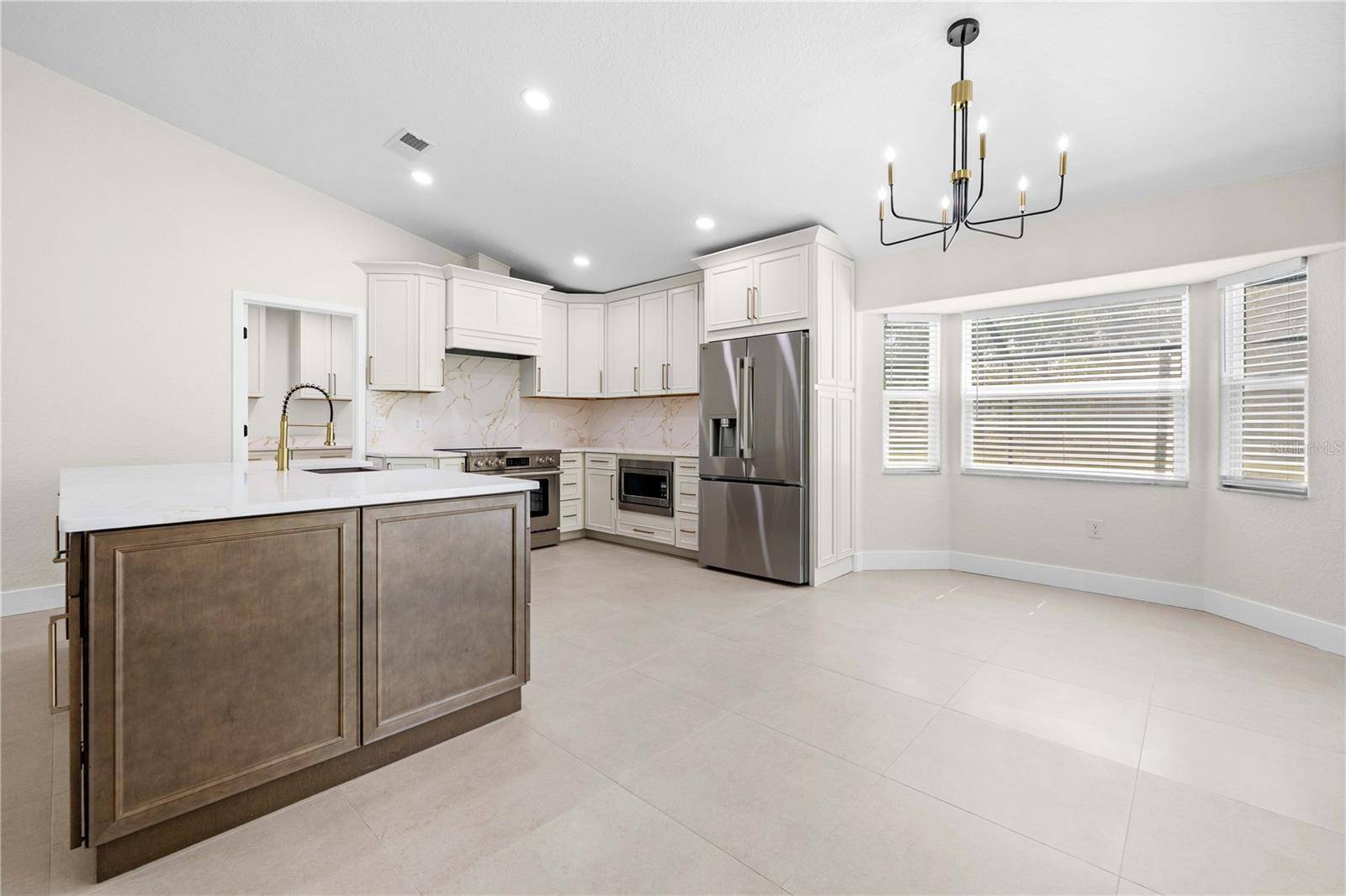 9086 GROVE RD, Brooksville, FL 34613