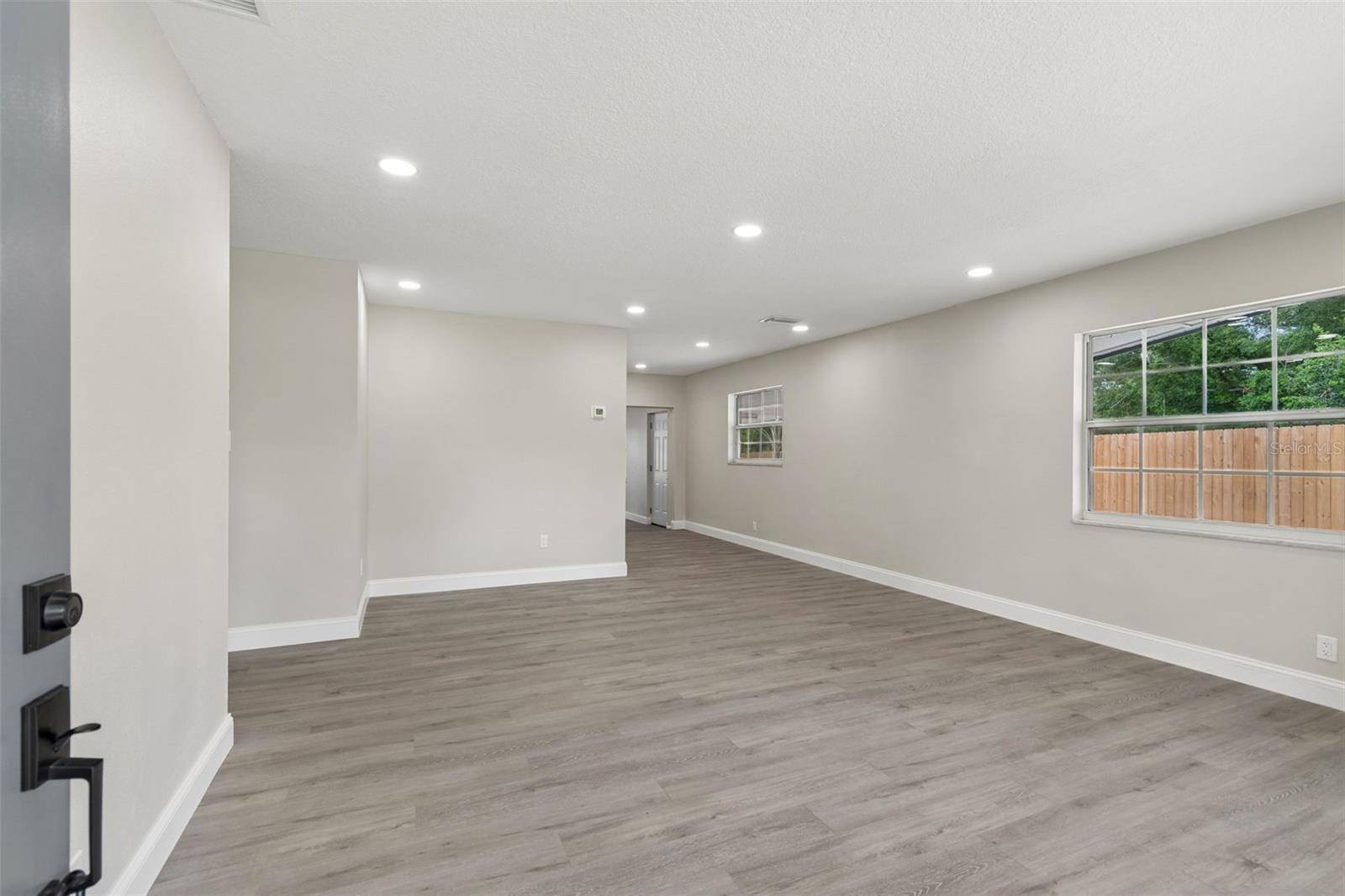 6532 S WEST SHORE CIR, Tampa, FL 33616