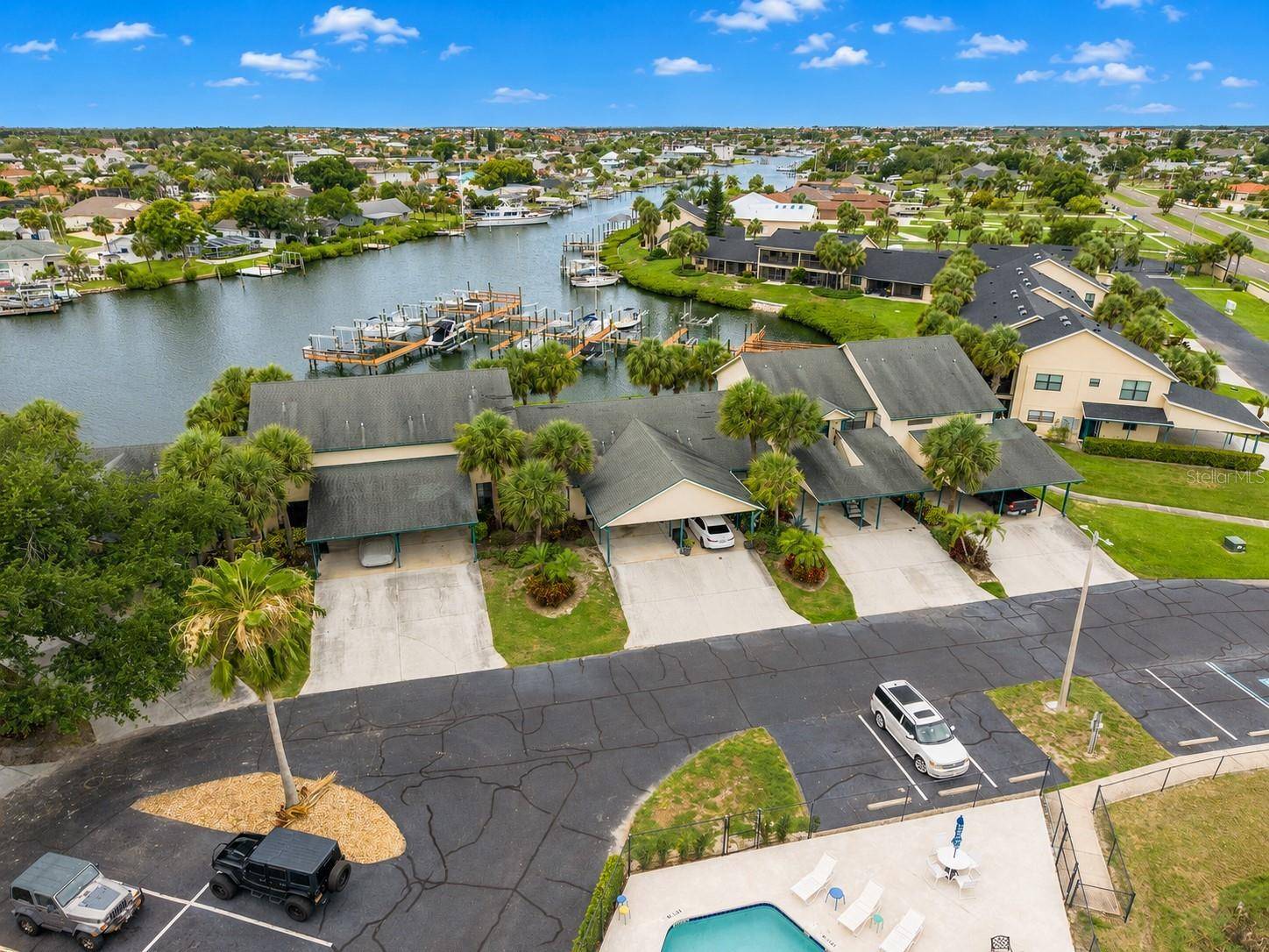 616 YARDARM DR #8, Apollo Beach, FL 33572