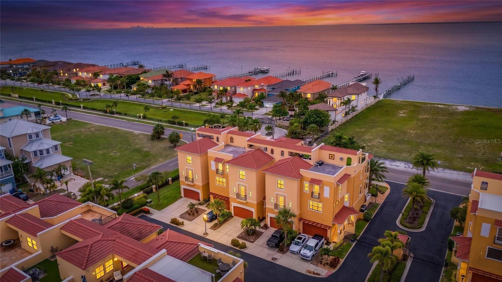 6408 MAYRA SHORES LN, Apollo Beach, FL 33572