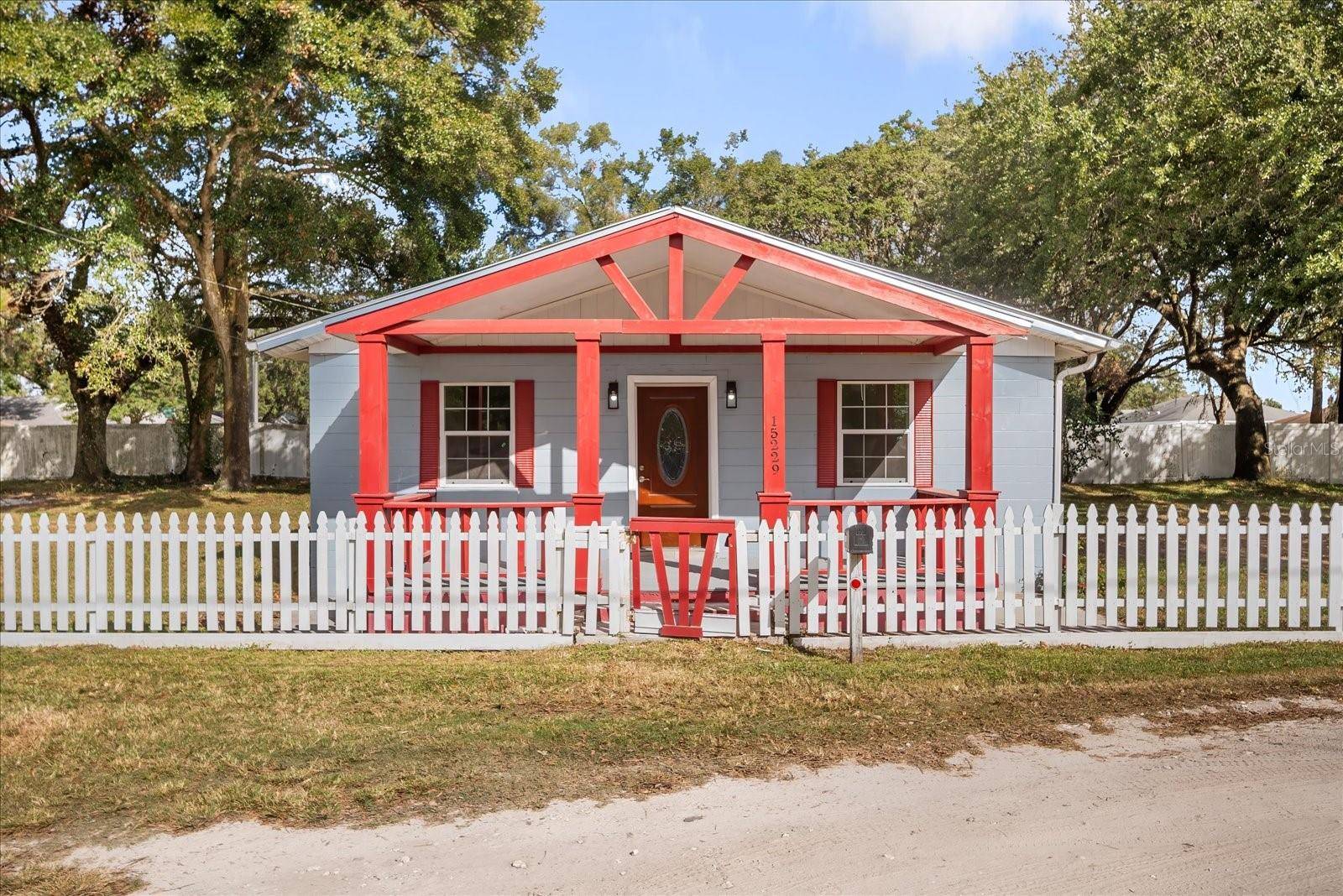 15229 MYRTLE ST, Dade City, FL 33523