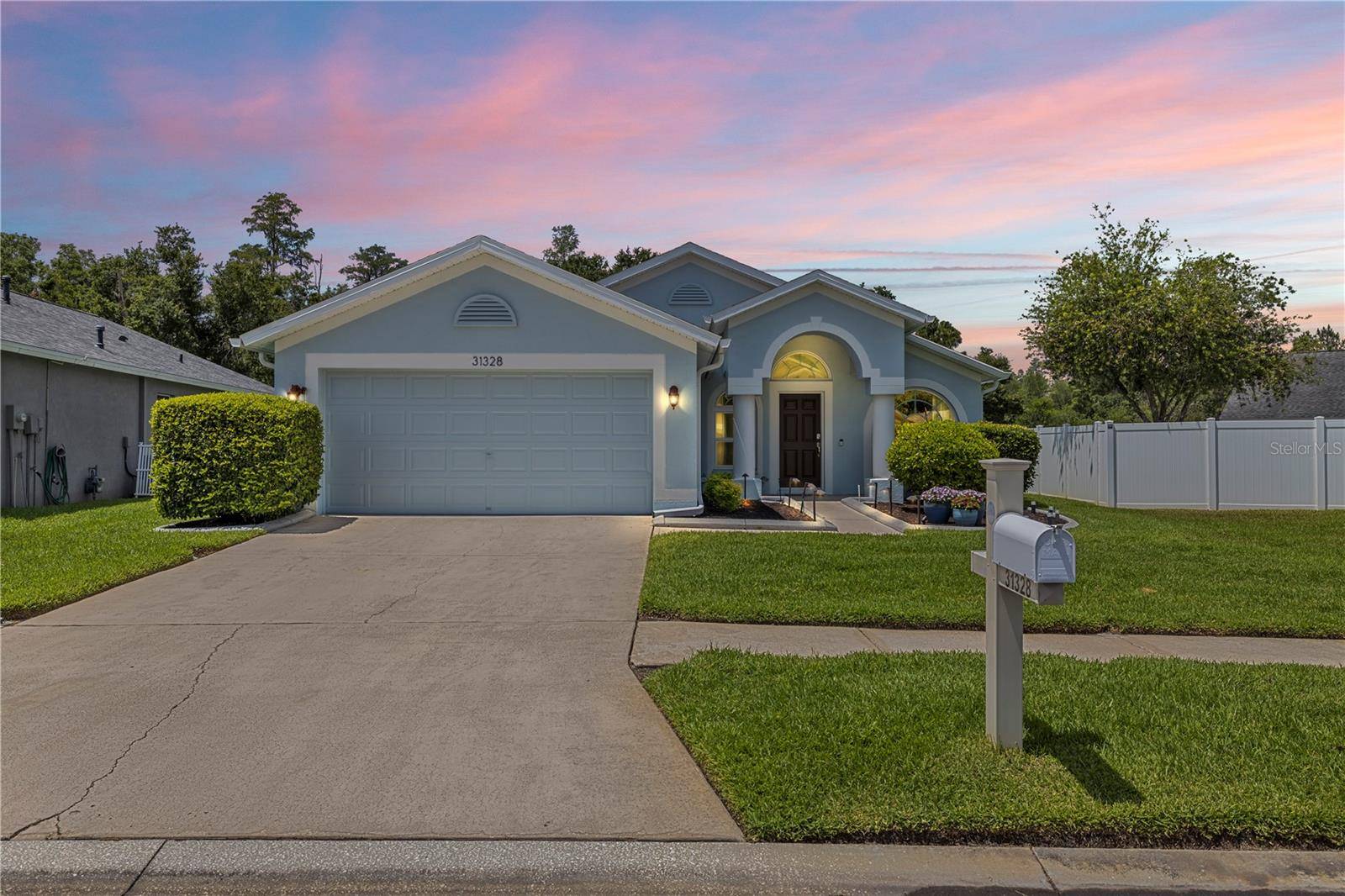 31328 WRENCREST DR, Wesley Chapel, FL 33543