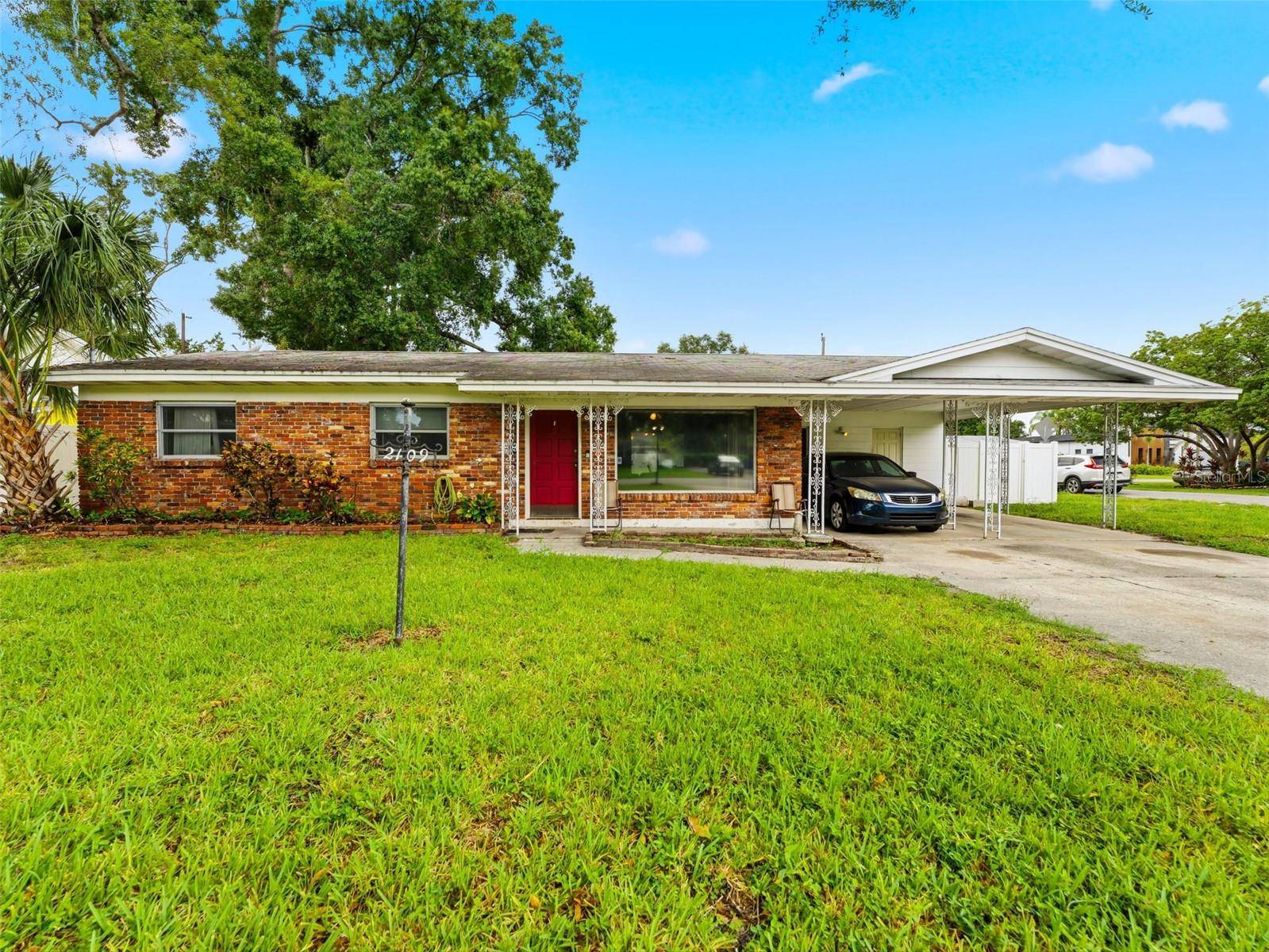 2109 W ERNA DR, Tampa, FL 33603