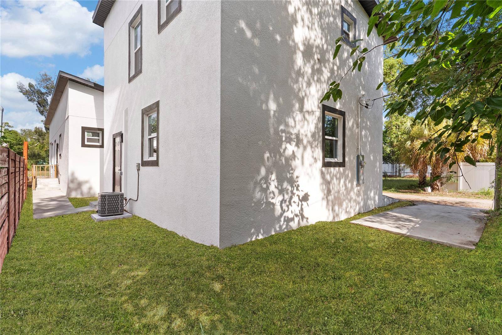 1421 35TH ST S, St Petersburg, FL 33711