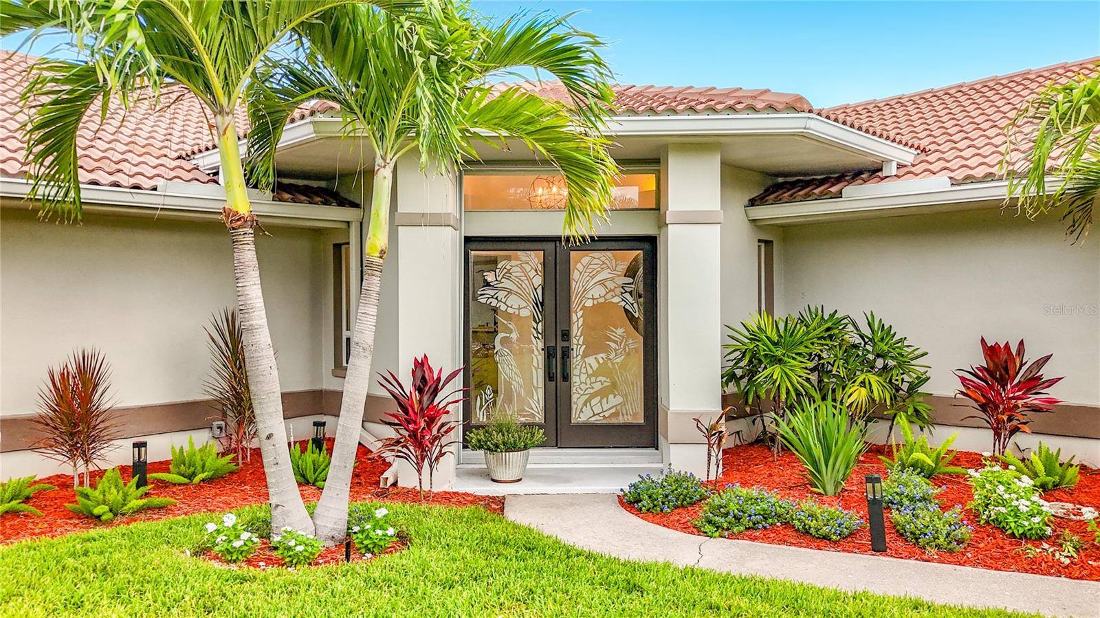 324 LEEWARD IS, Clearwater Beach, FL 33767