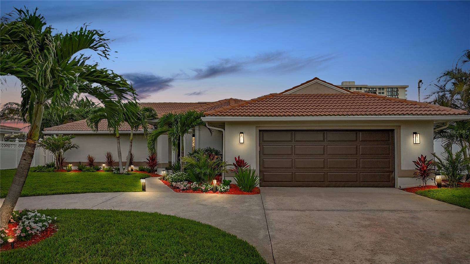 324 LEEWARD IS, Clearwater Beach, FL 33767
