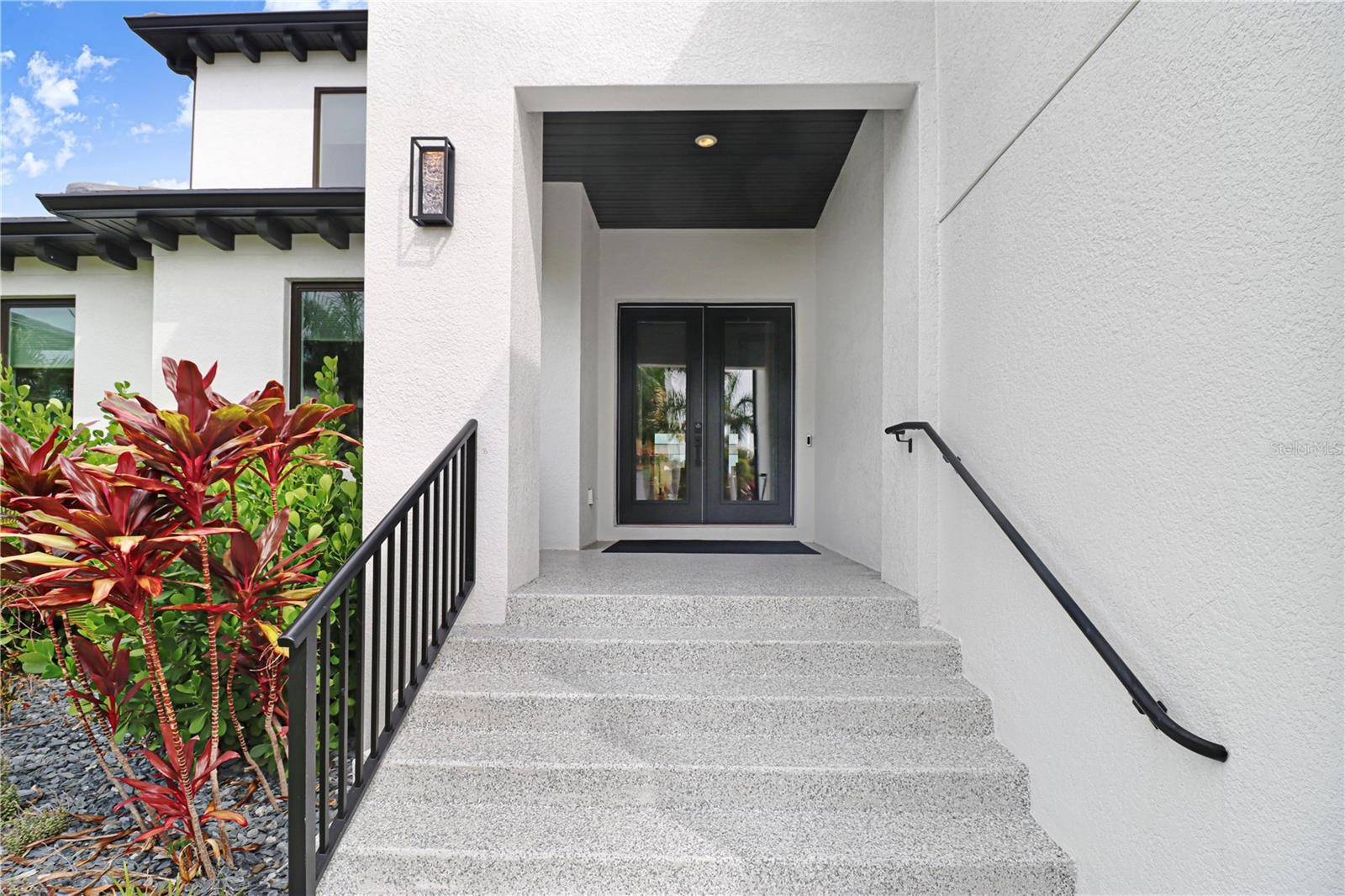 6104 LAGOMAR LN, Apollo Beach, FL 33572