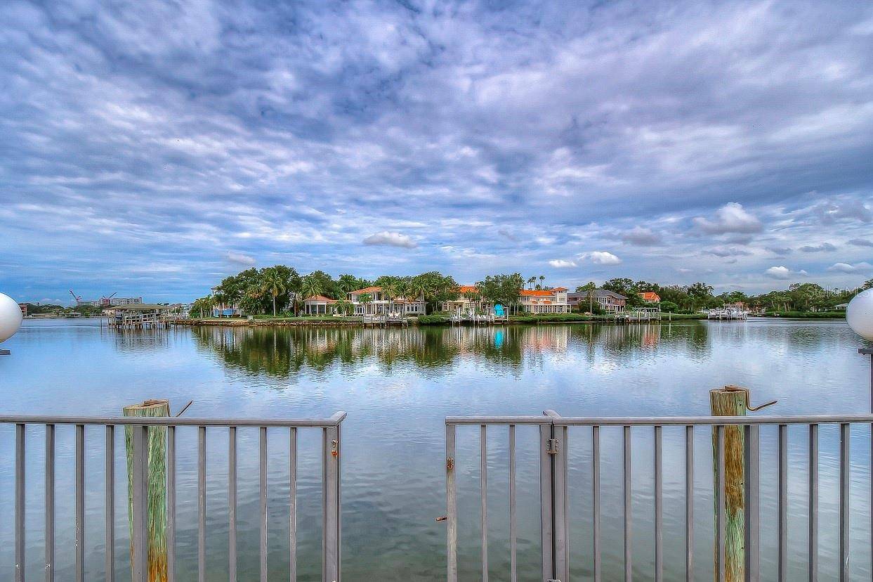 4929 W BAY WAY DR, Tampa, FL 33629