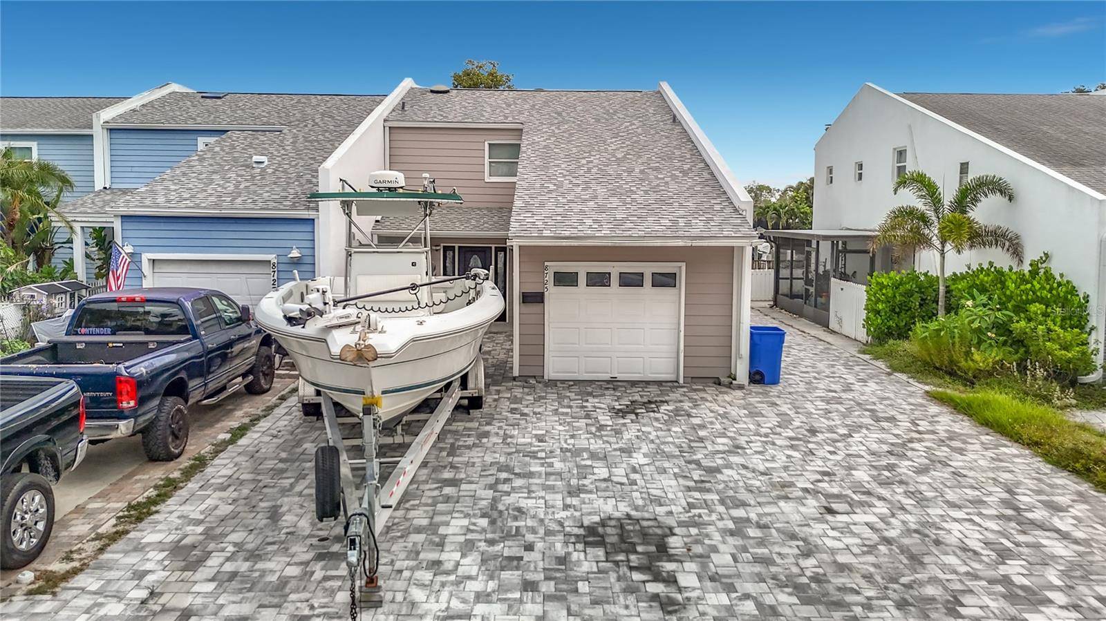 8725 BAY POINTE DR, Tampa, FL 33615