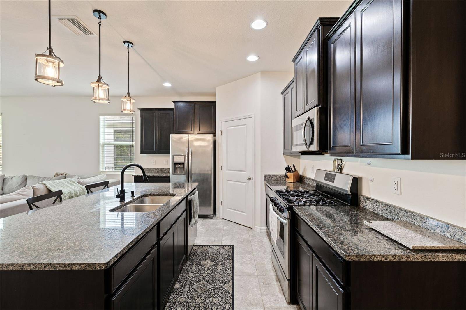 7533 LANTERN PARK AVE, Apollo Beach, FL 33572