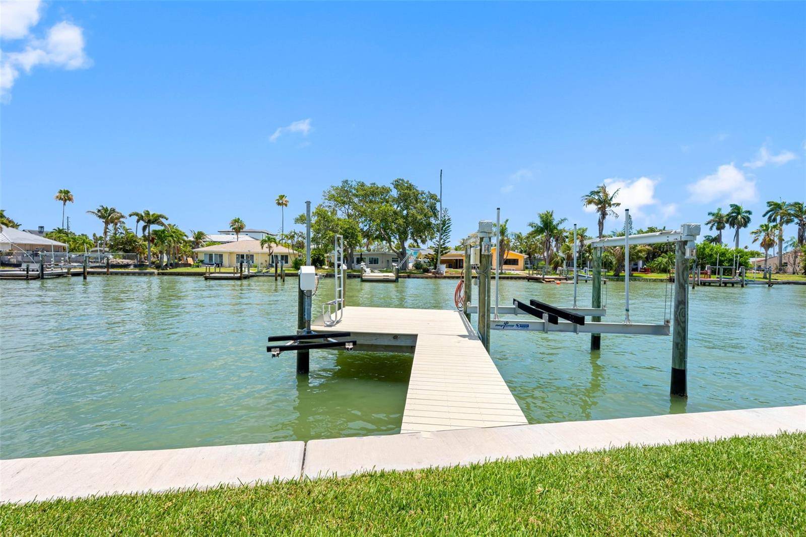 16025 REDINGTON DR, Redington Beach, FL 33708