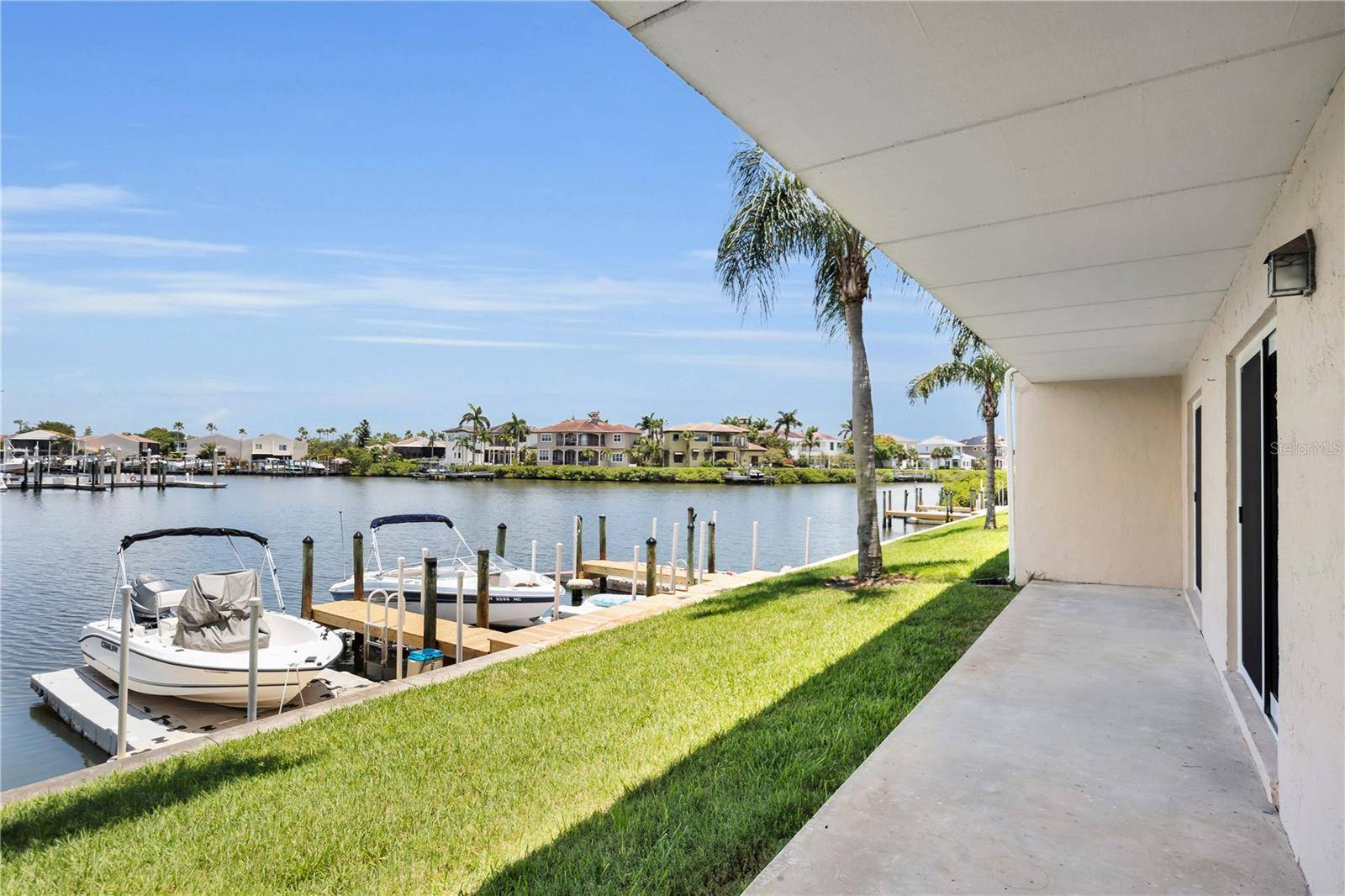 8820 BAY POINTE DR #102, Tampa, FL 33615
