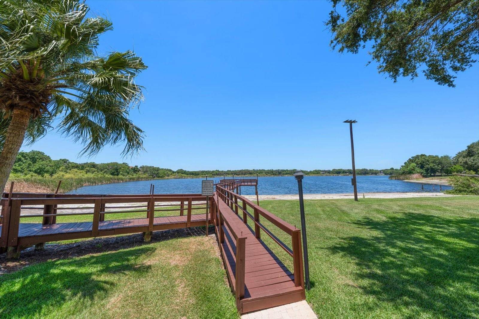 2069 LAKEVIEW DR, Clearwater, FL 33763