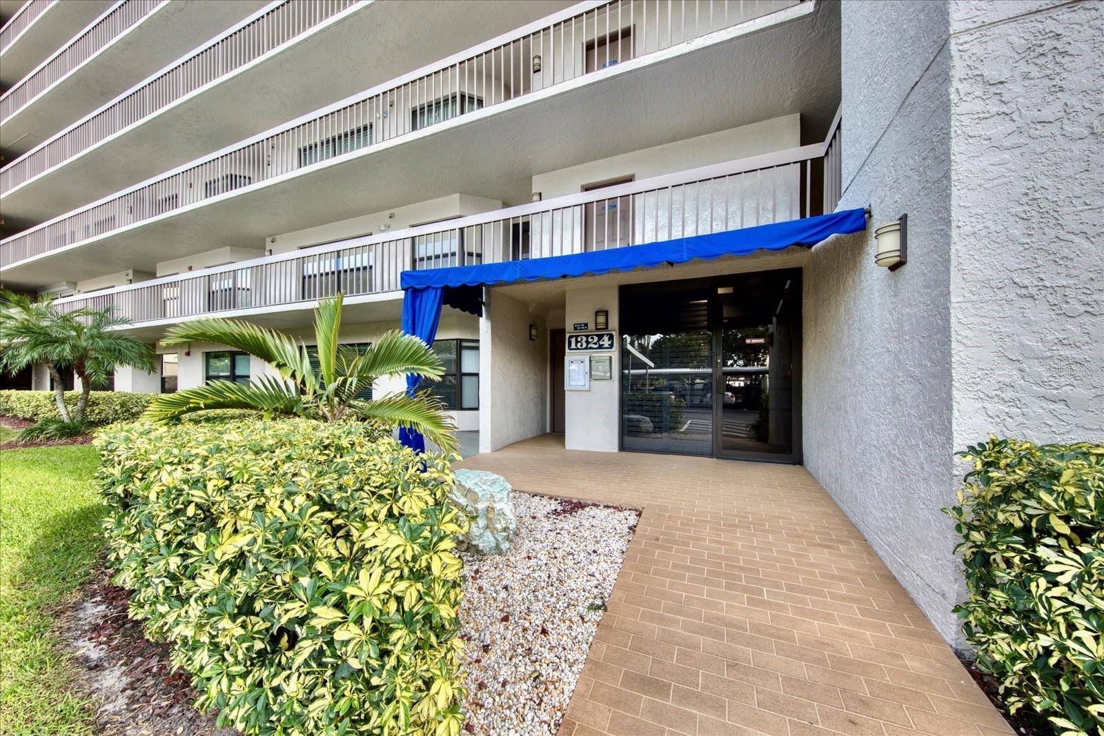 1324 PASADENA AVE S #204, South Pasadena, FL 33707