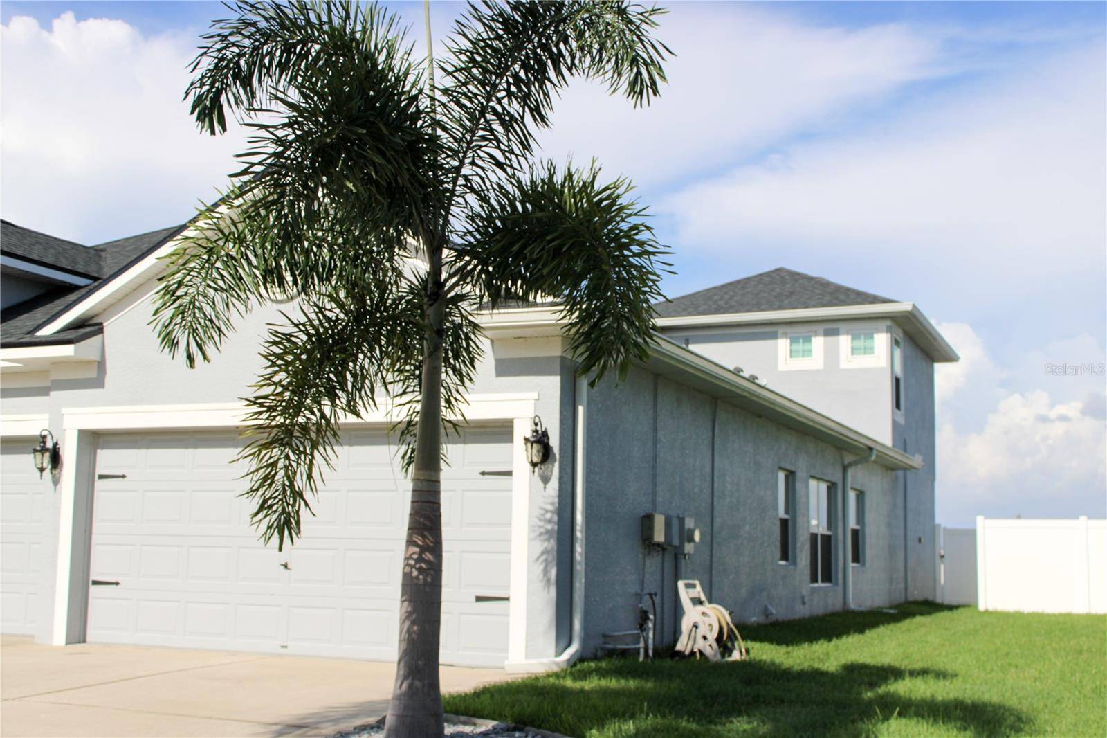433 YORK DALE DR, Ruskin, FL 33570