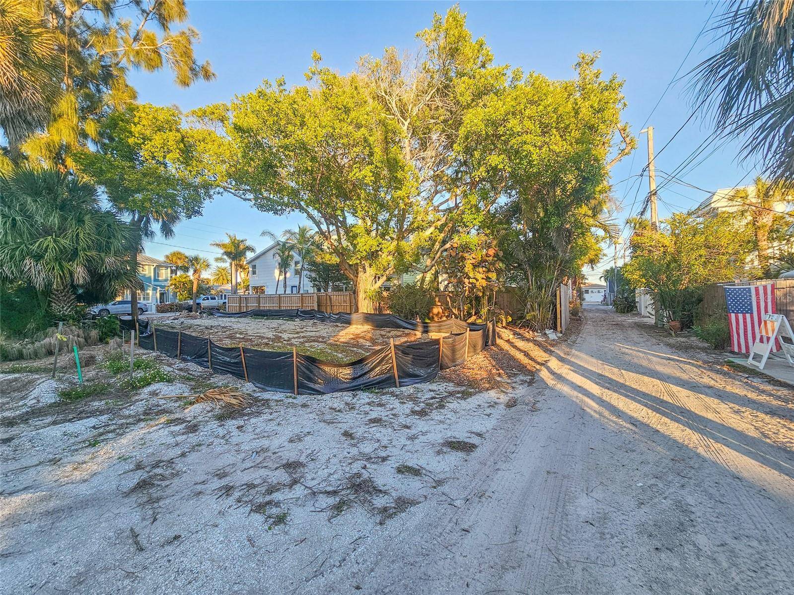 110 4TH AVE, St Pete Beach, FL 33706