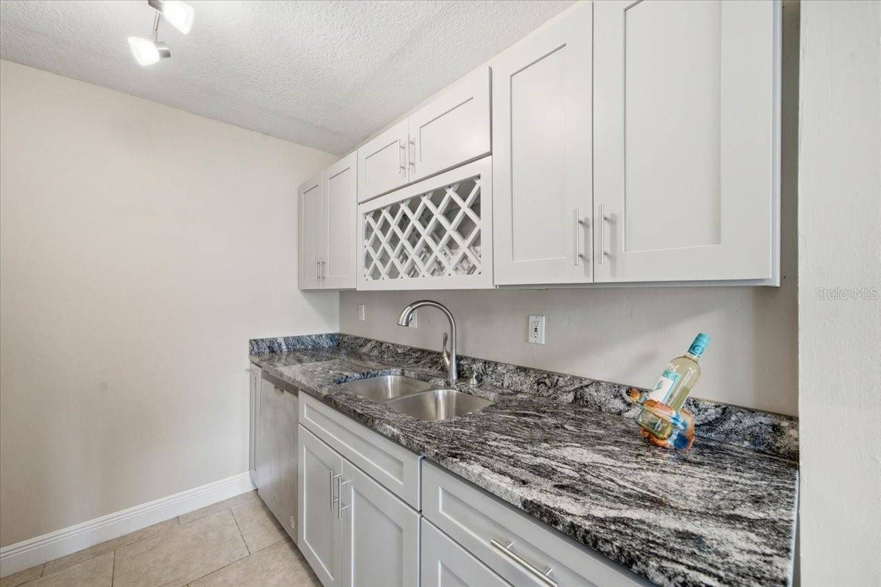 4843 COQUINA KEY DR SE #A, St Petersburg, FL 33705