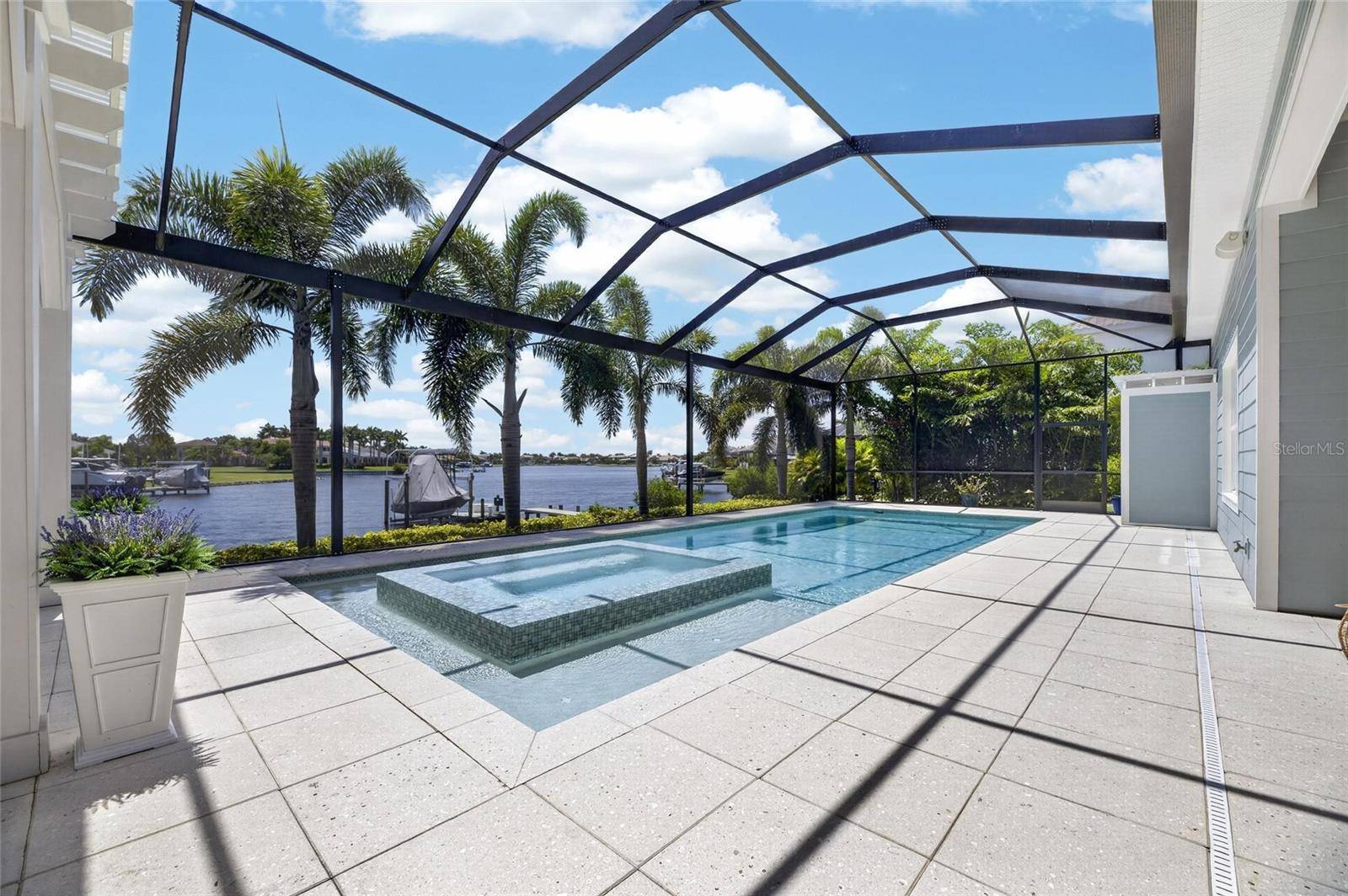 825 MANNS HARBOR DR, Apollo Beach, FL 33572