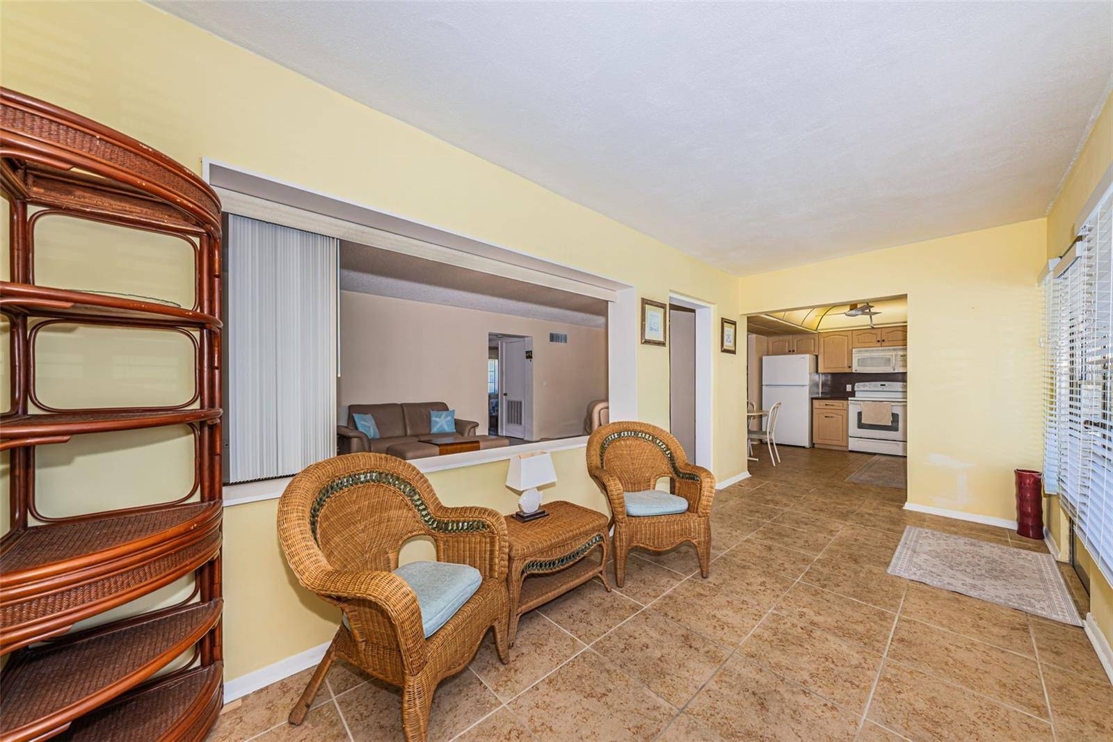 4700 COVE CIR #208, St Petersburg, FL 33708