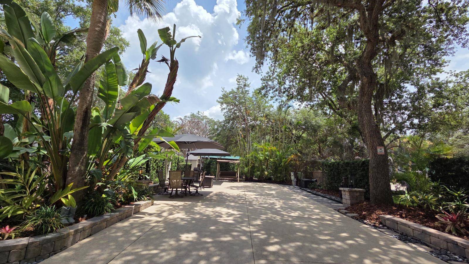 233 STALLION LN, River Ranch, FL 33867