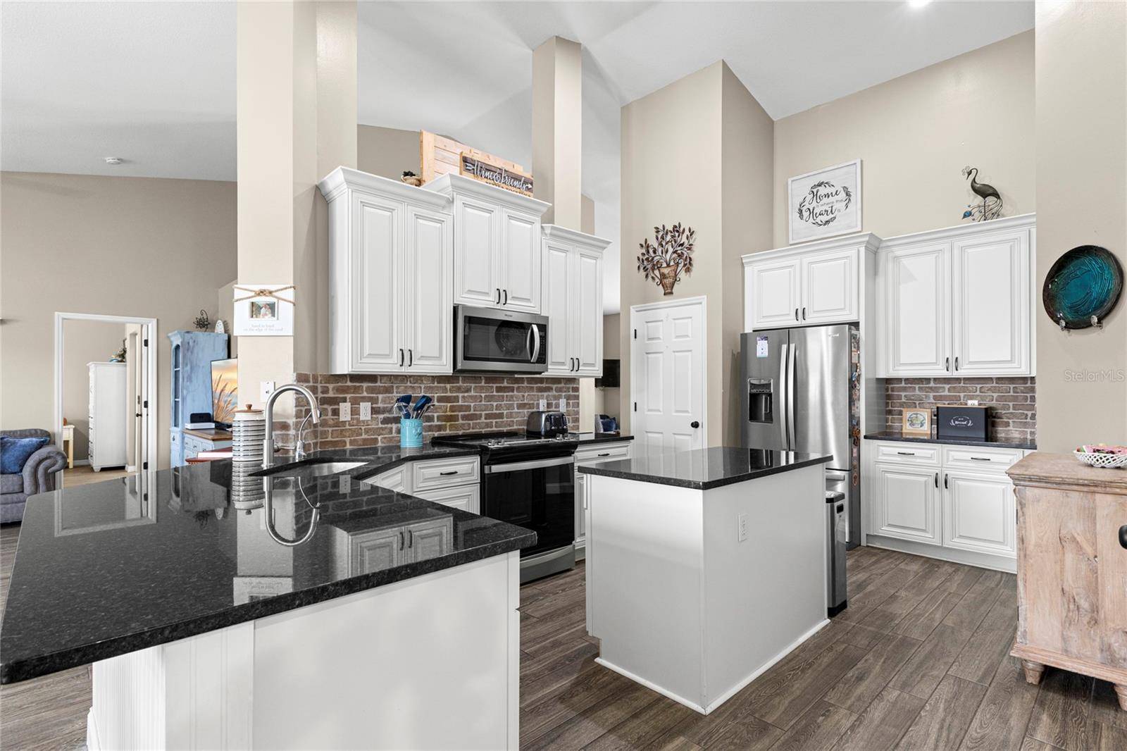 4038 LITHIA RIDGE BLVD, Valrico, FL 33596