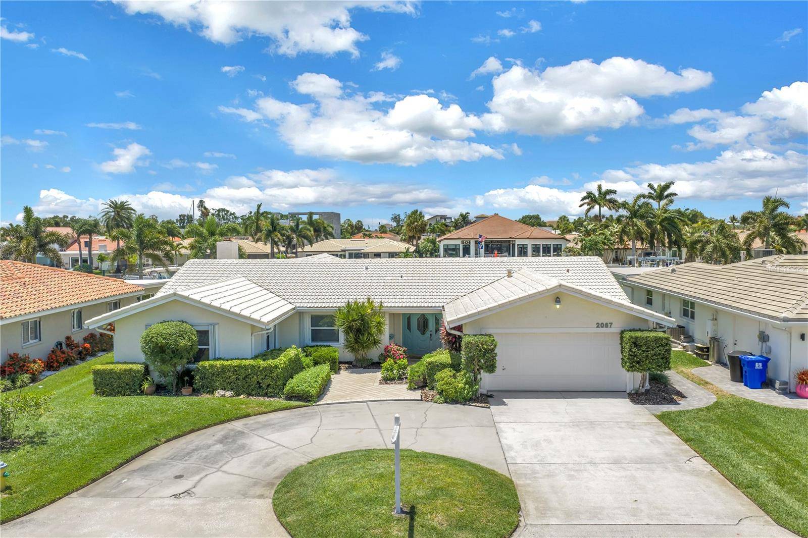 2067 MASSACHUSETTS AVE NE, St Petersburg, FL 33703