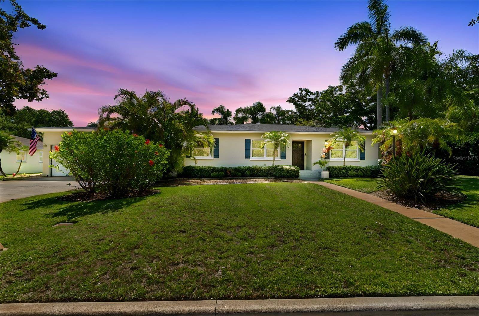 1743 EAGLES NEST DR, Belleair, FL 33756