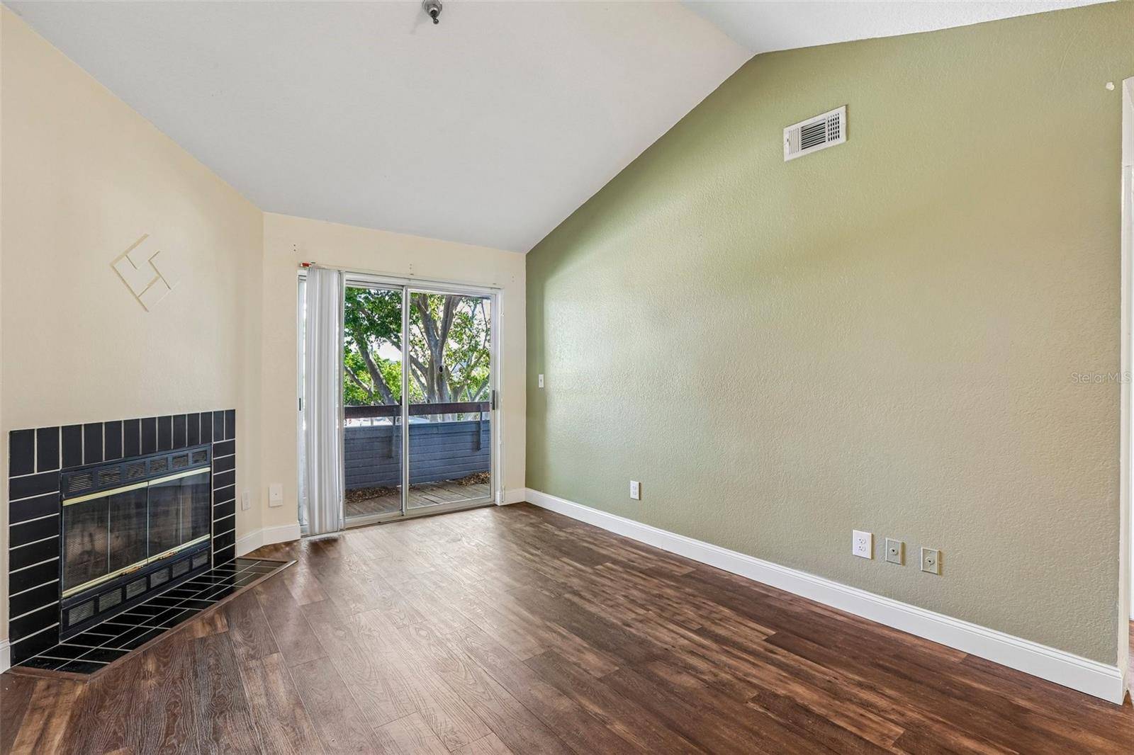 10263 GANDY BLVD N #406, St Petersburg, FL 33702