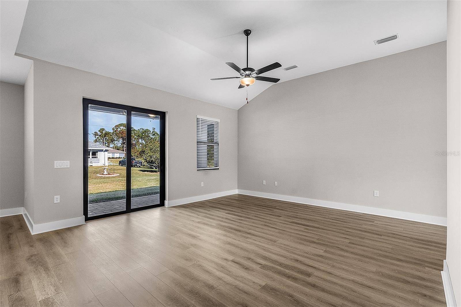 2405 GALLAGHER RD, Dover, FL 33527
