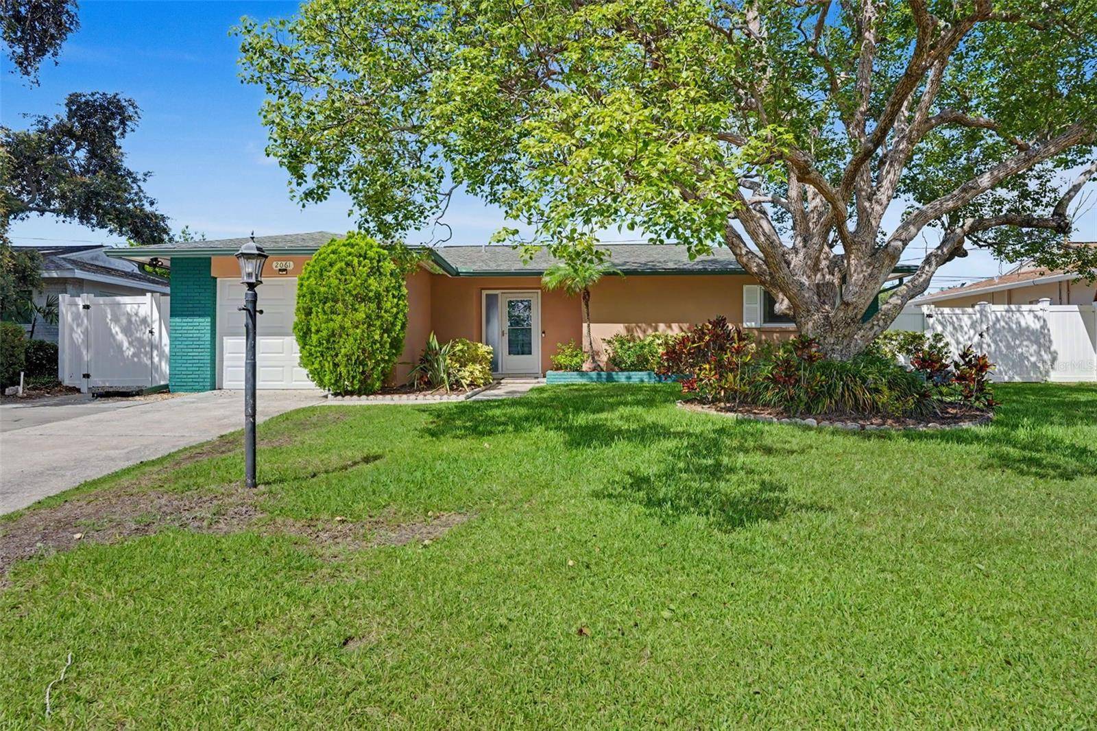 2061 FAIR OAK DR, Clearwater, FL 33763