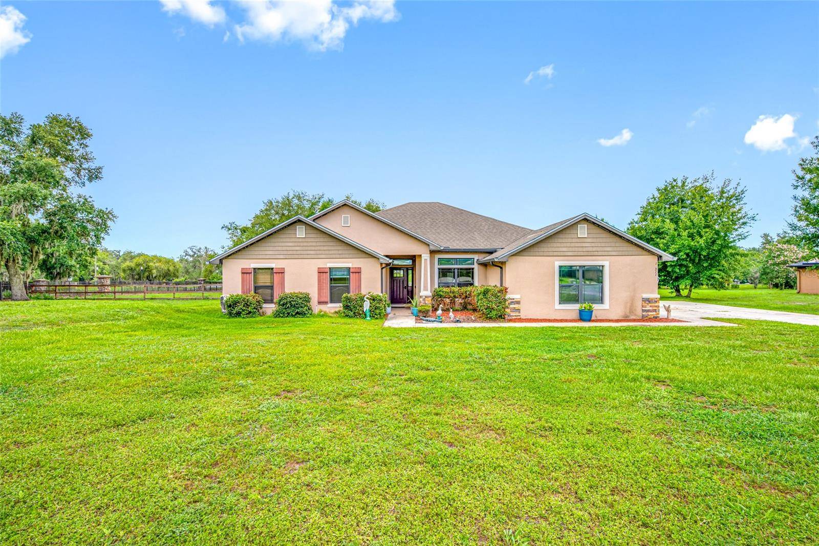 14311 HILL COUNTRY LN, Dade City, FL 33525