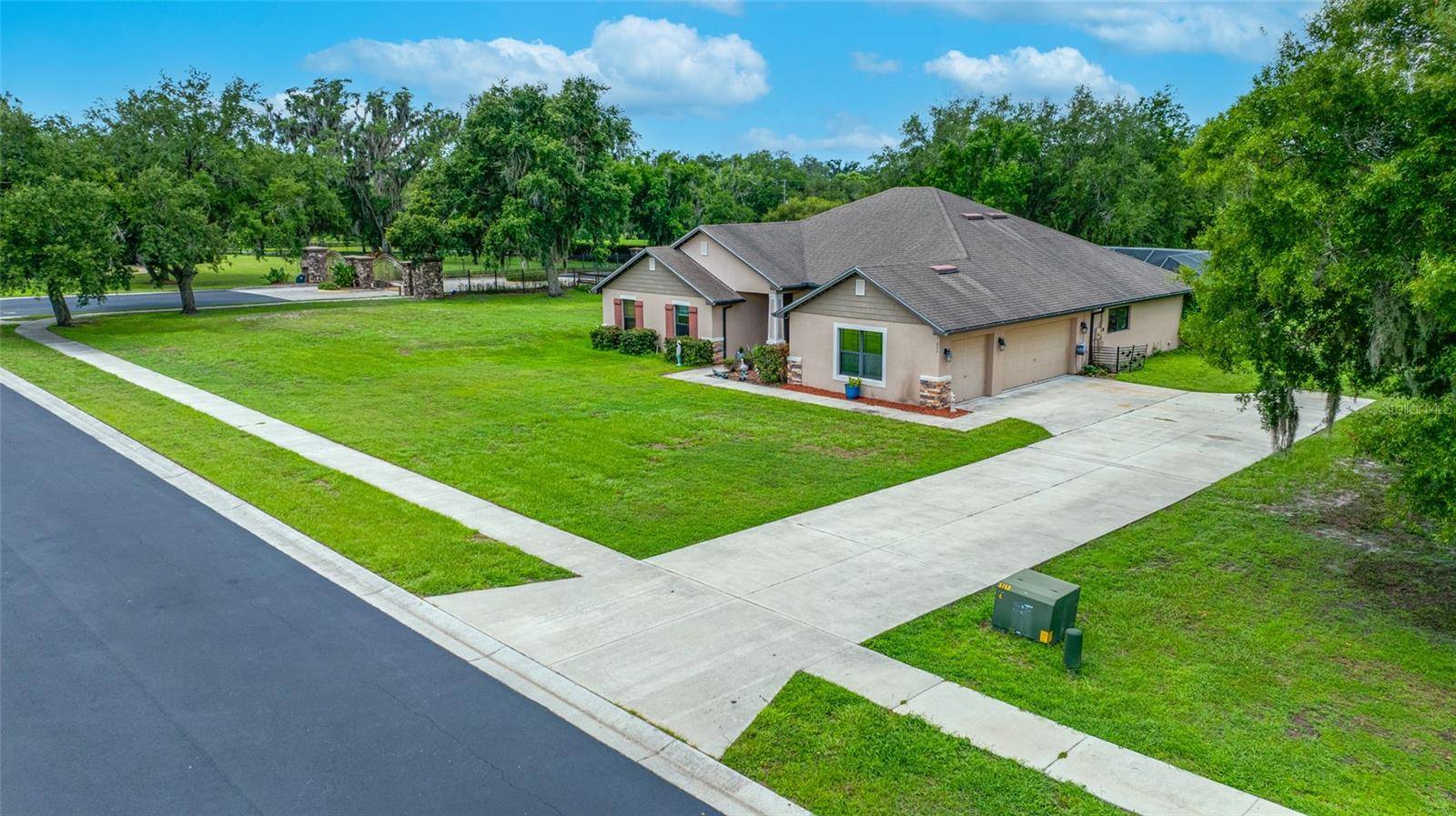 14311 HILL COUNTRY LN, Dade City, FL 33525