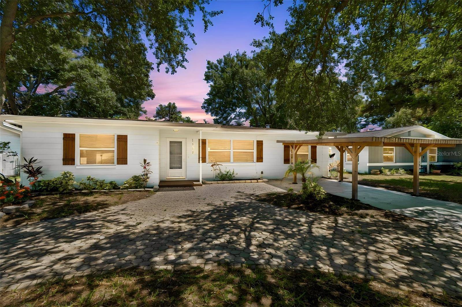 1555 MAGNOLIA DR, Clearwater, FL 33756