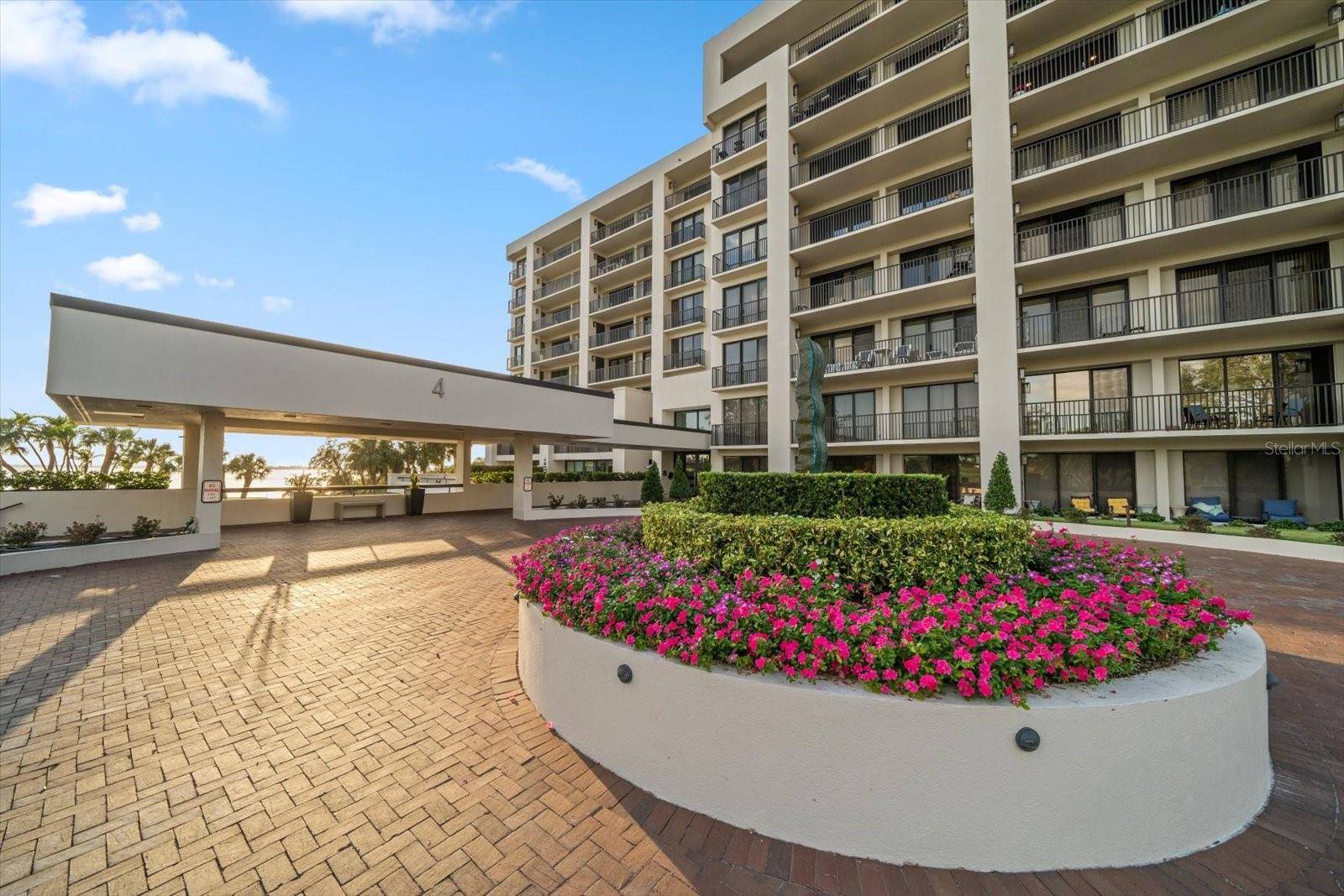 4 BELLEVIEW BLVD #106, Belleair, FL 33756