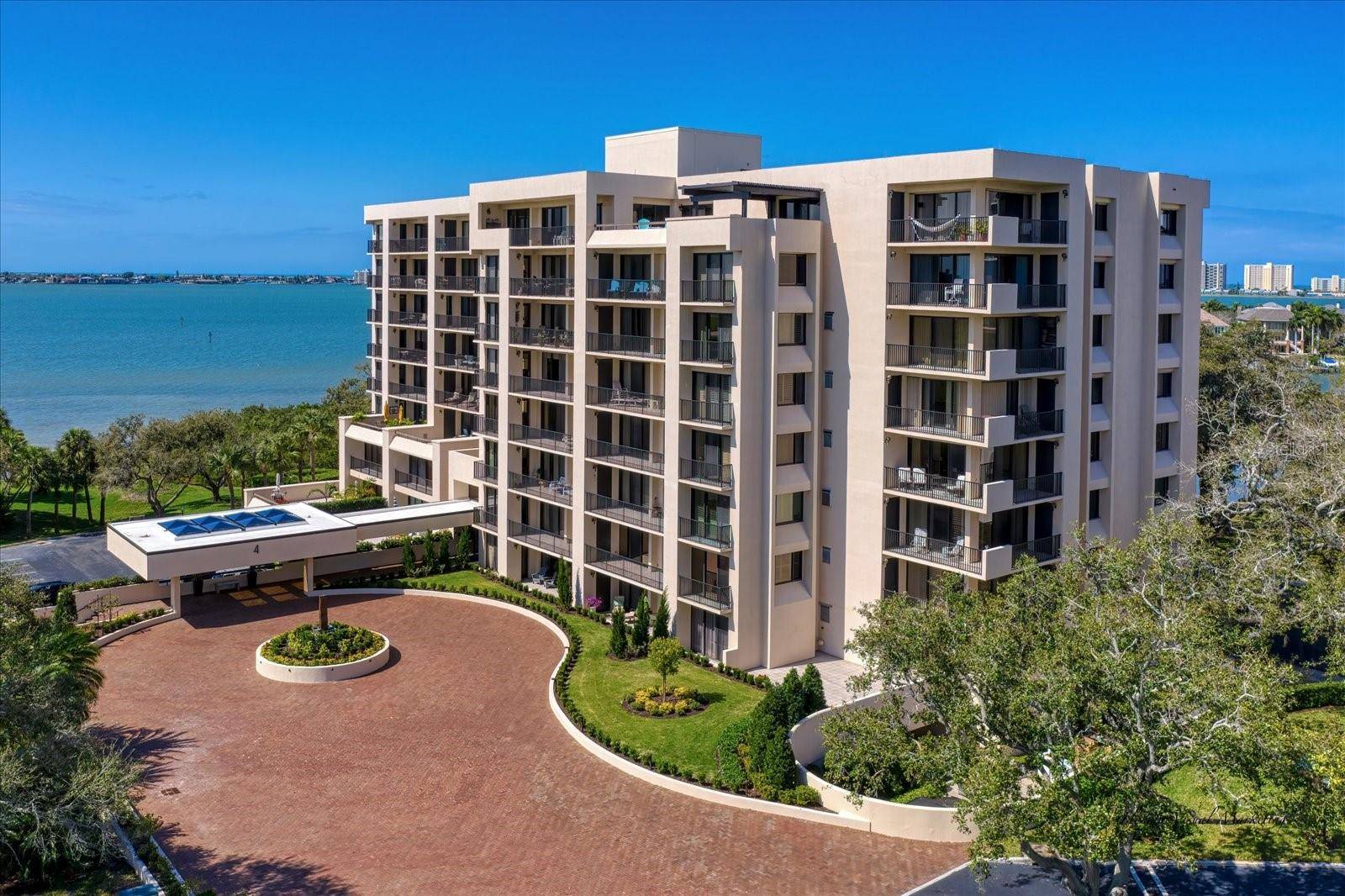 4 BELLEVIEW BLVD #106, Belleair, FL 33756
