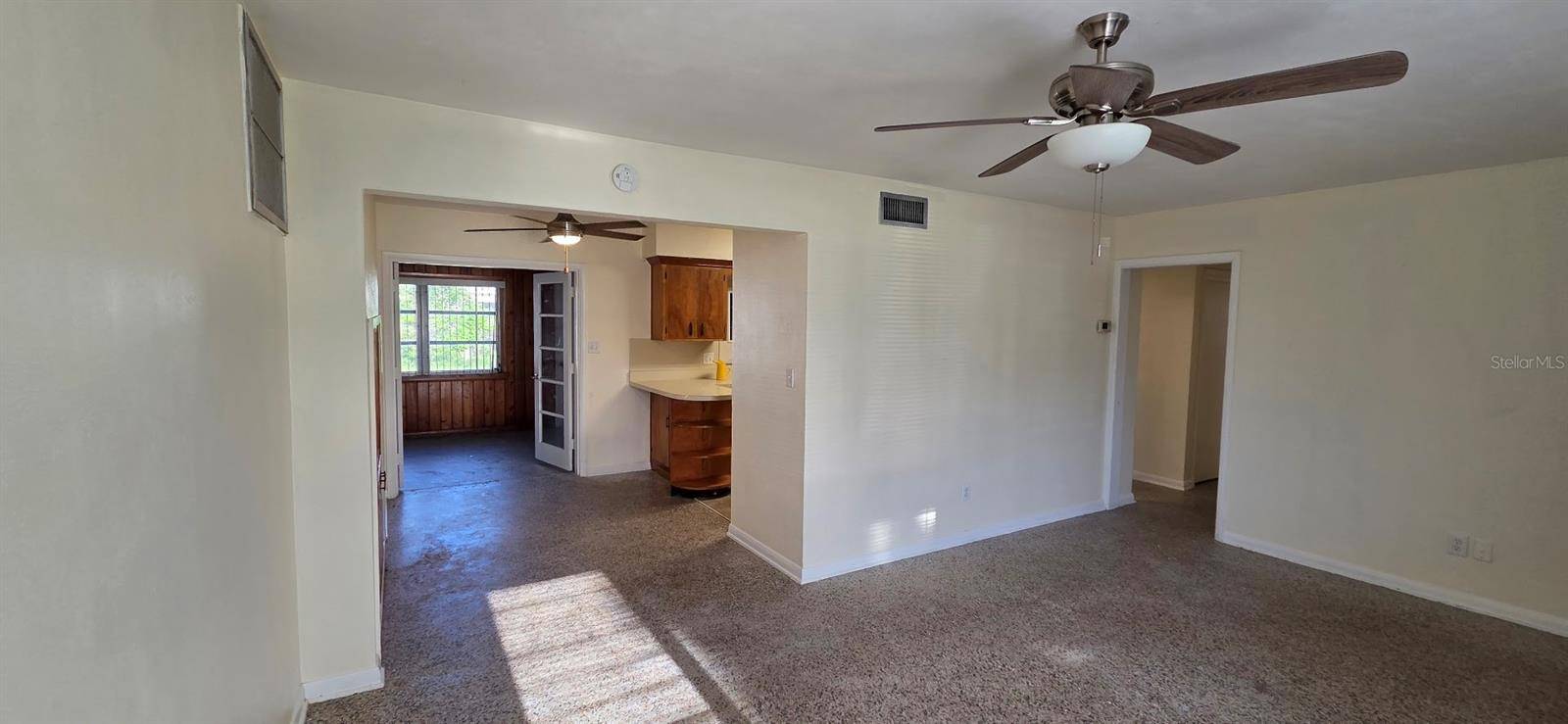 10209 N VALLE DR, Tampa, FL 33612