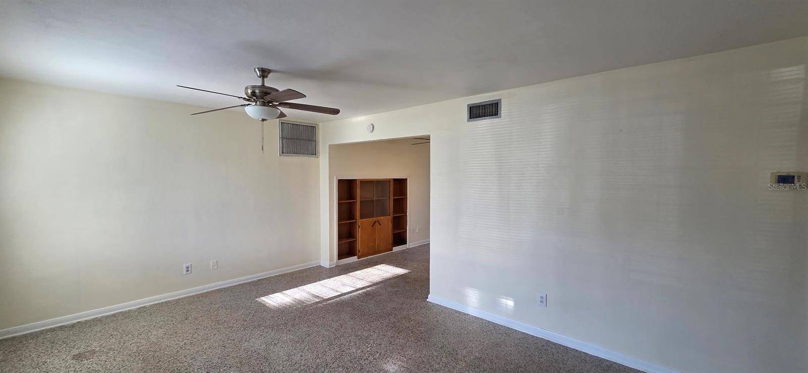 10209 N VALLE DR, Tampa, FL 33612