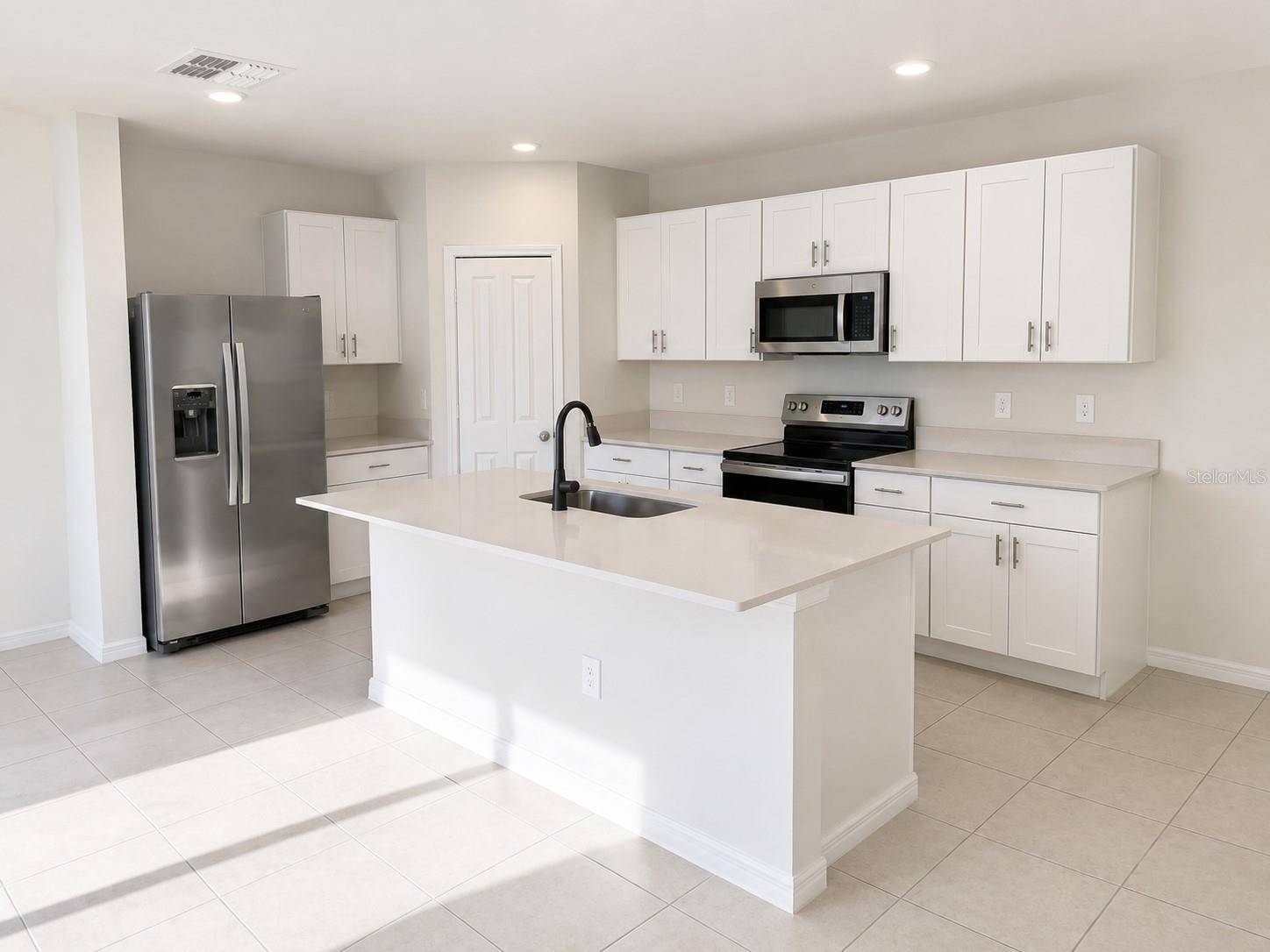 2255 BLUE GROSBEAK PL, Wimauma, FL 33598